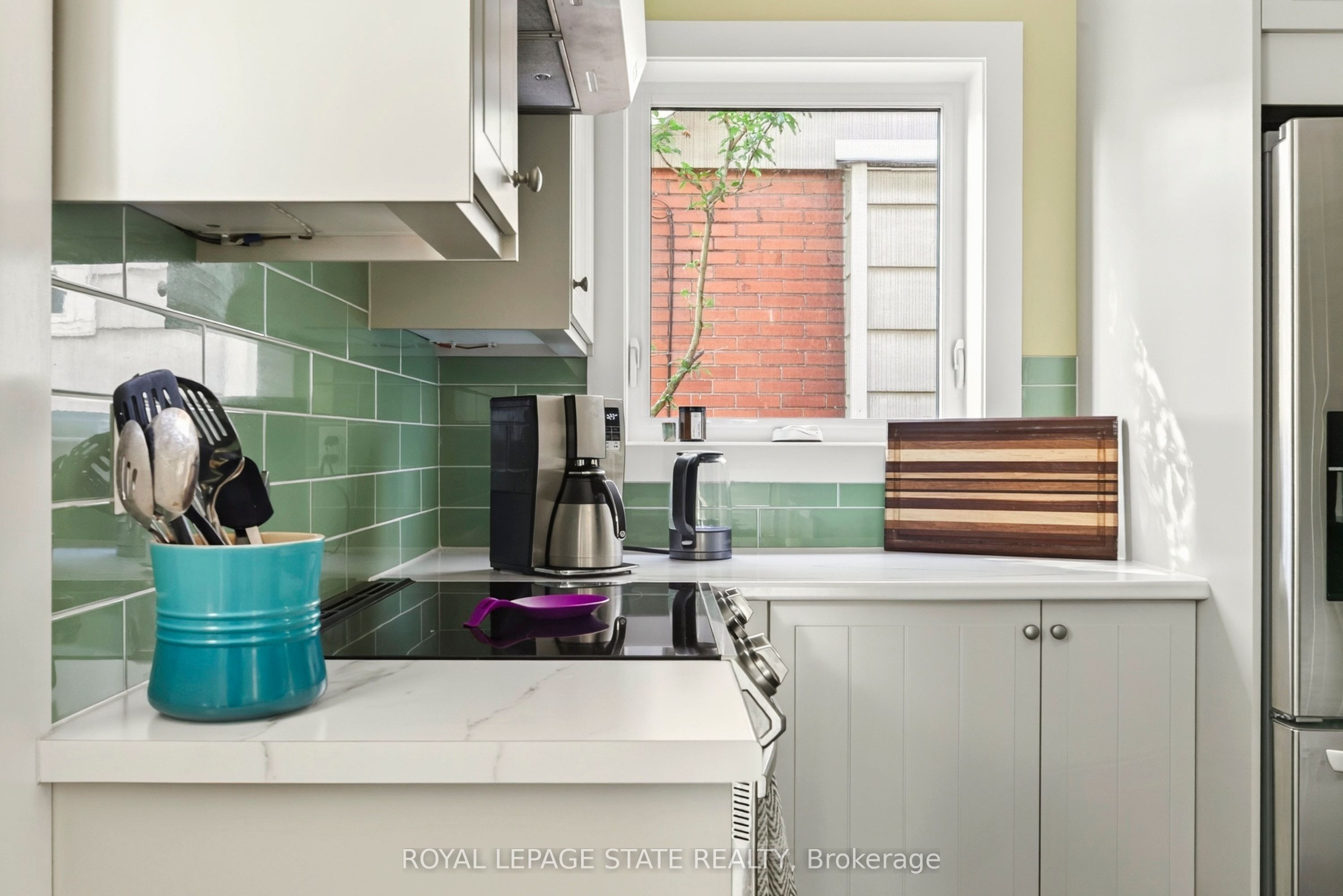 133 Rosslyn Avenue S Property Photo 21