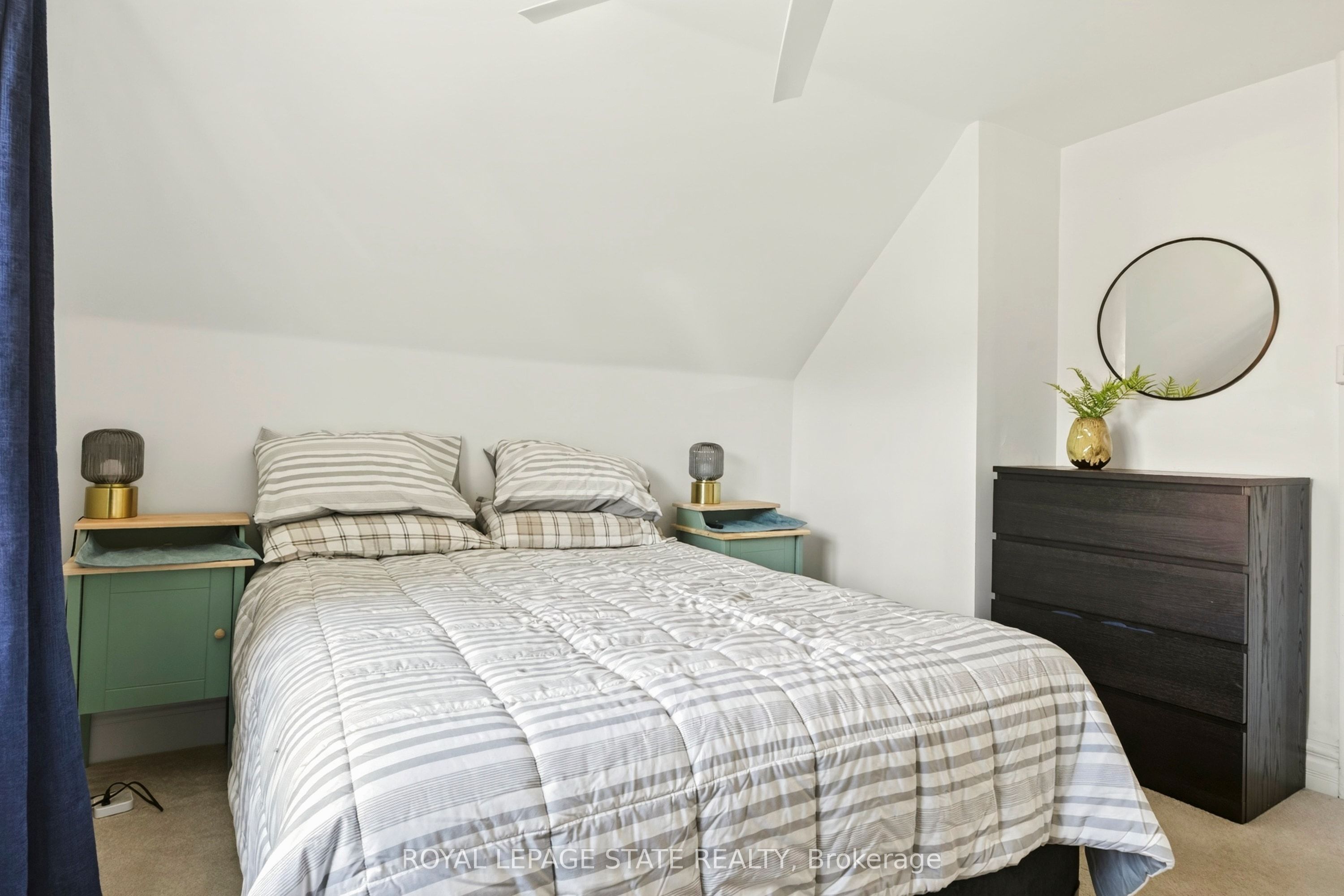 133 Rosslyn Avenue S Property Photo 30