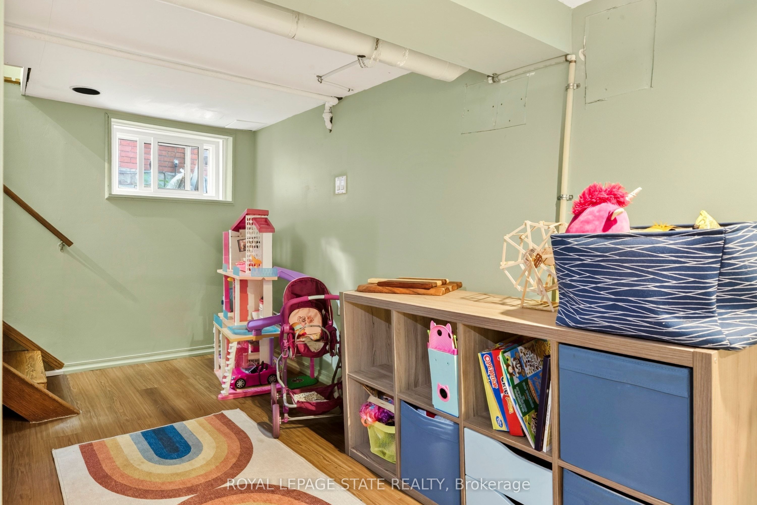 133 Rosslyn Avenue S Property Photo 39