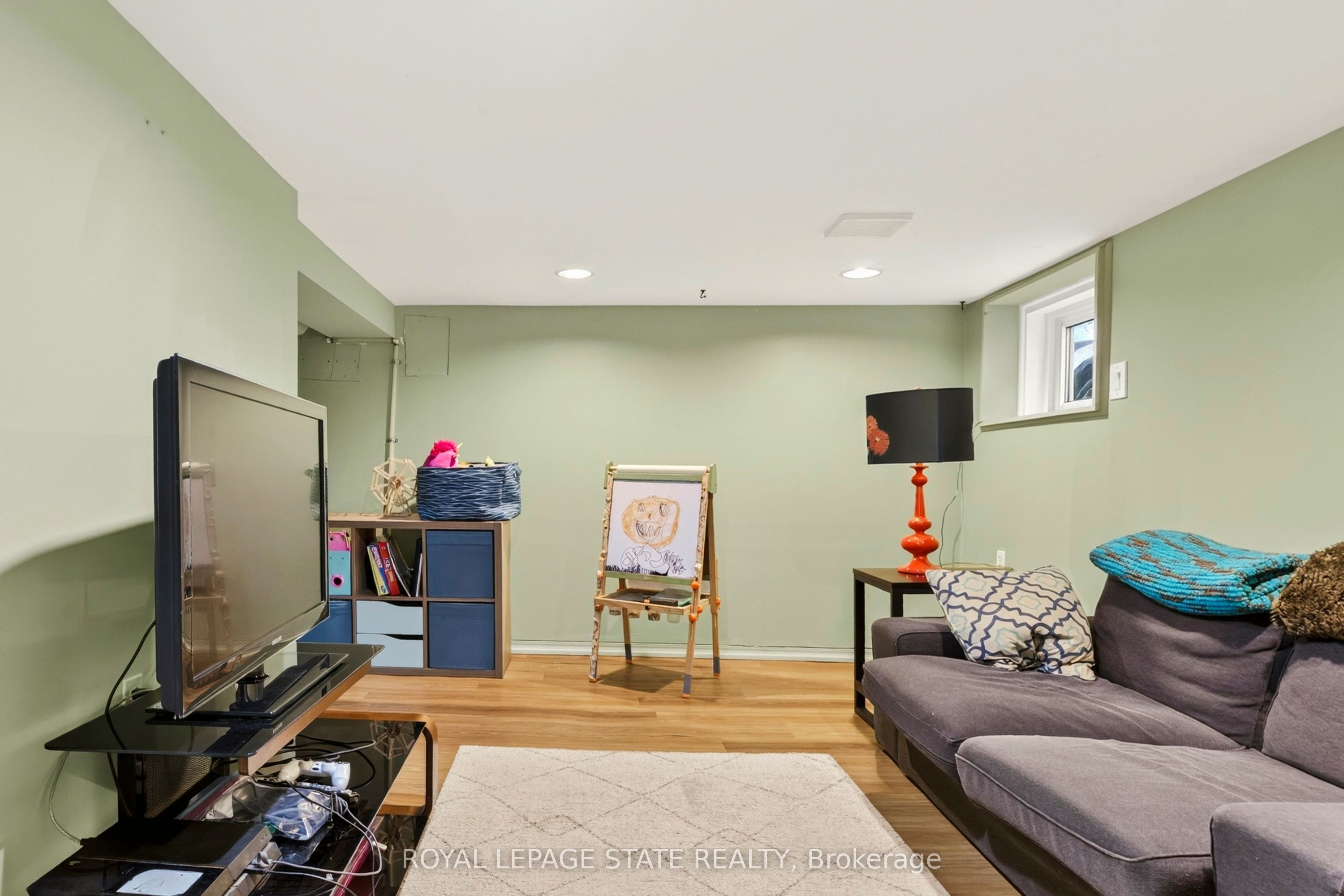 133 Rosslyn Avenue S Property Photo 40