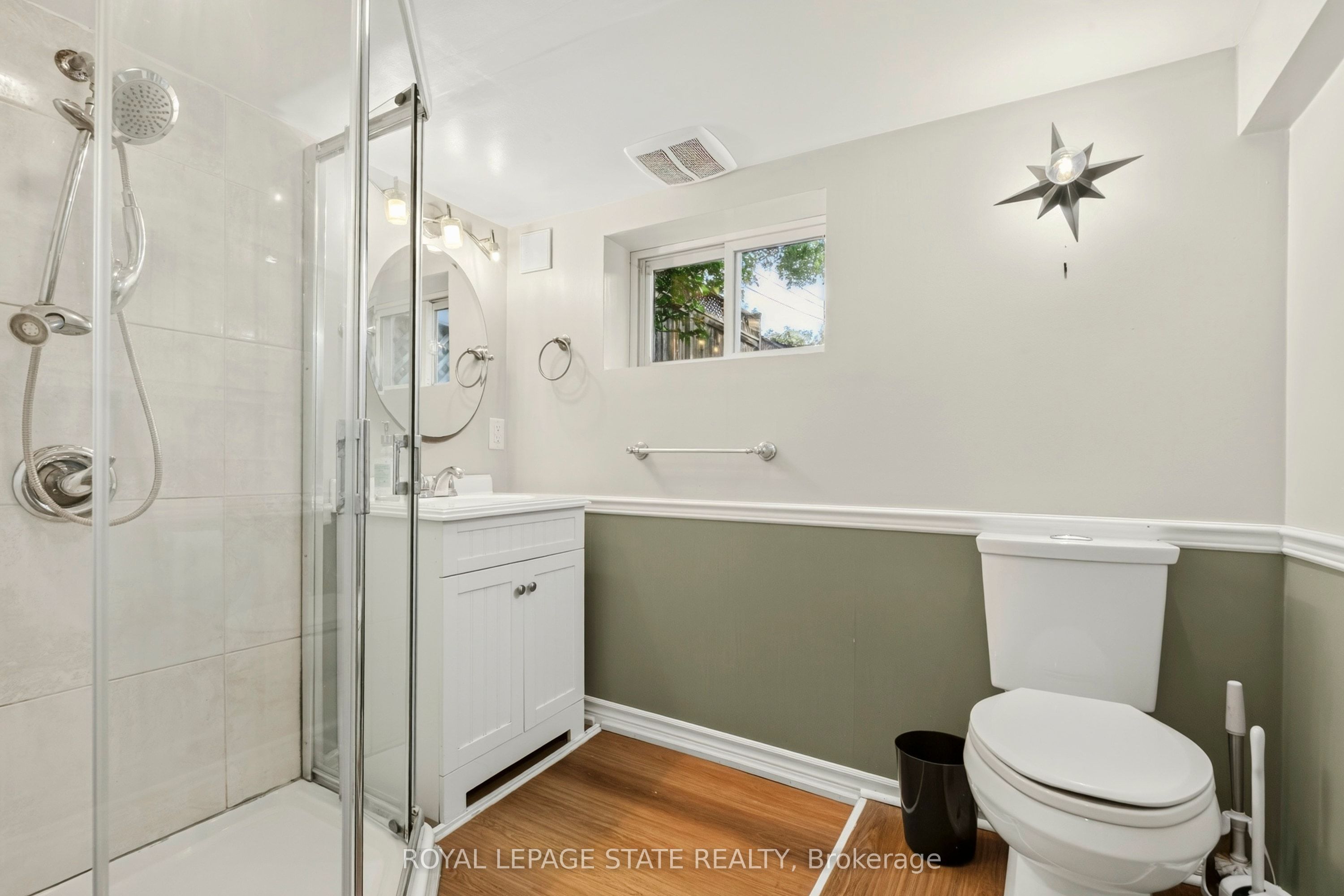 133 Rosslyn Avenue S Property Photo 43