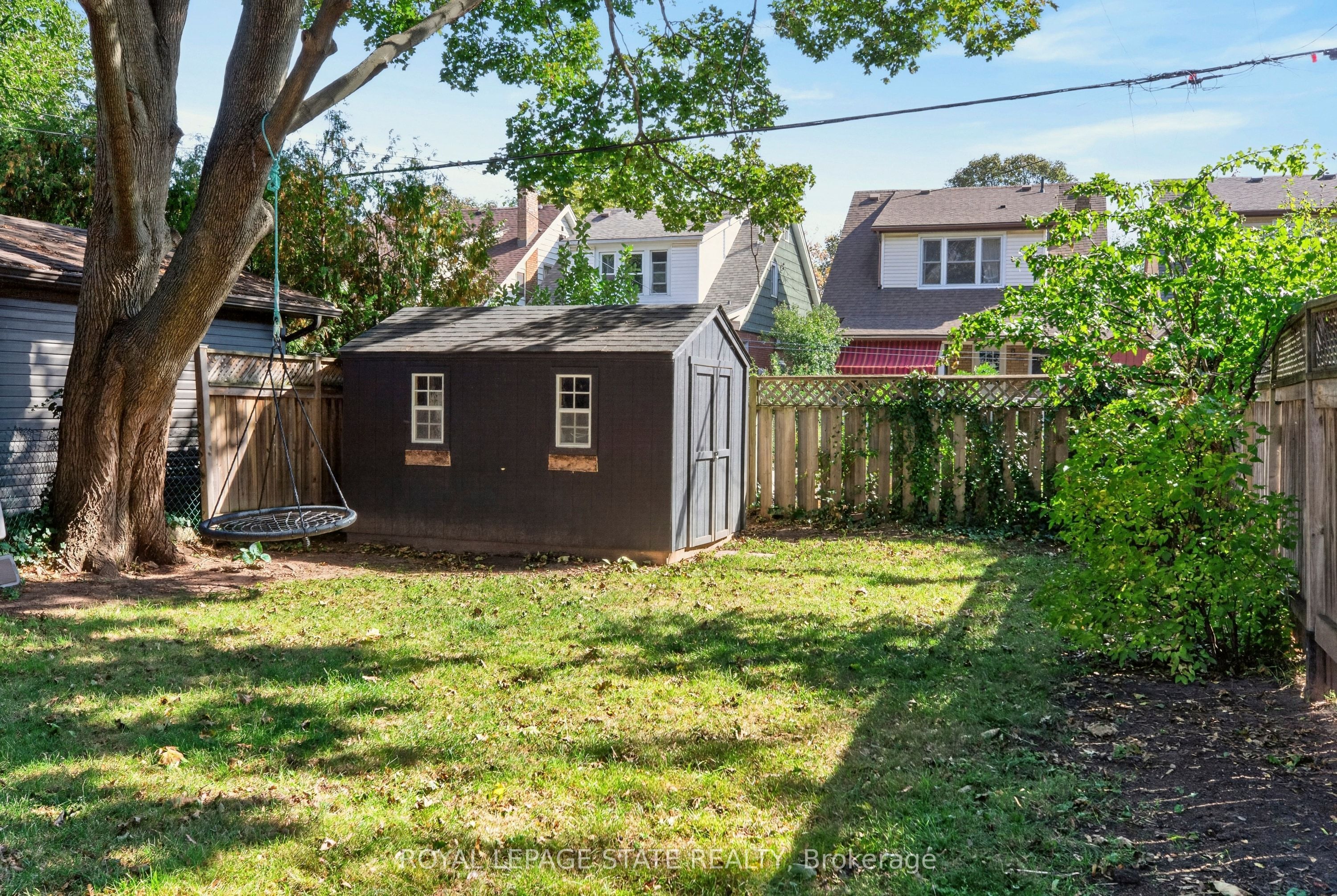 133 Rosslyn Avenue S Property Photo 46