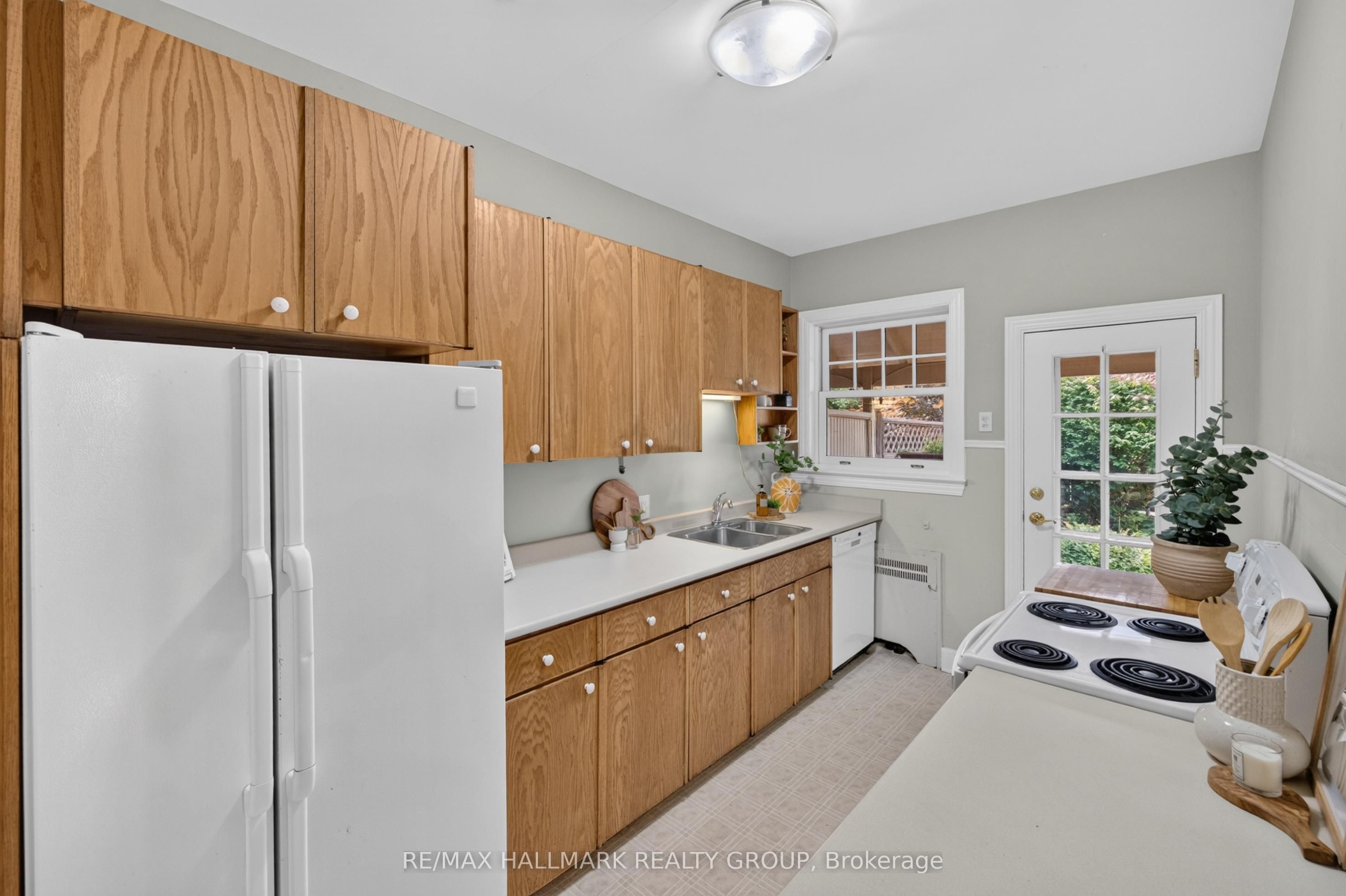 418 Hamilton Avenue S Property Photo 11