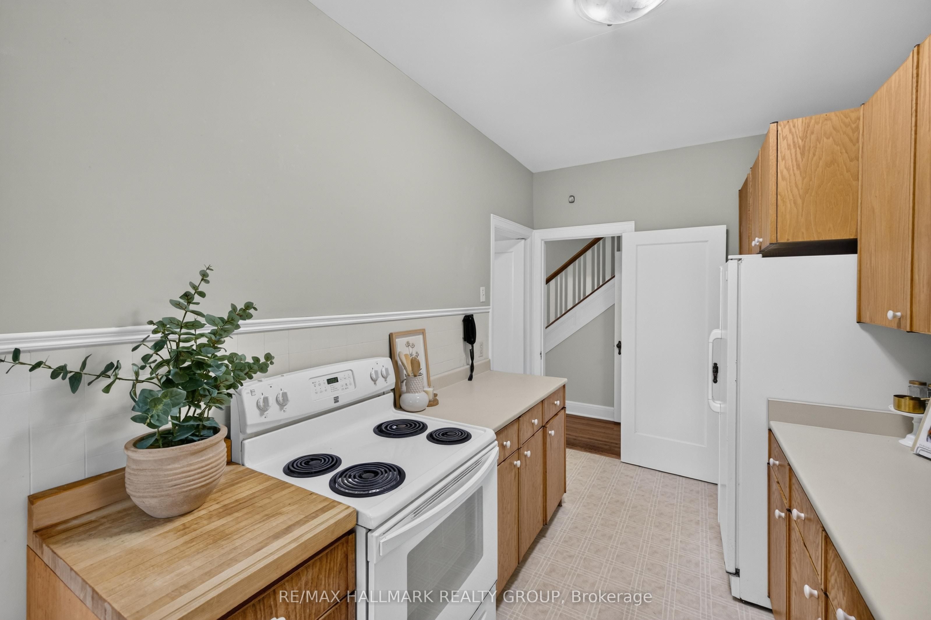 418 Hamilton Avenue S Property Photo 12