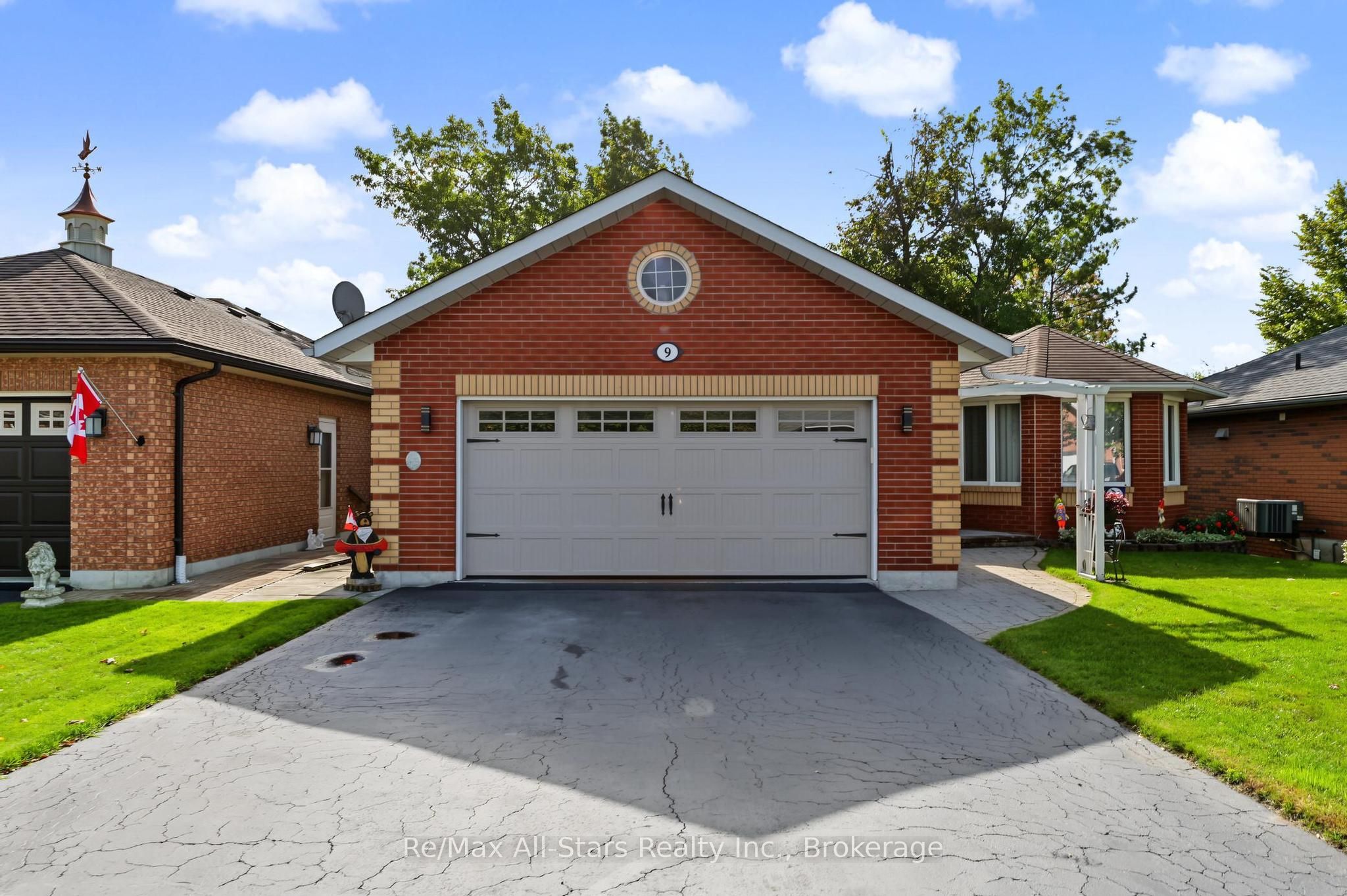 9 Hillview Drive Property Photo 3