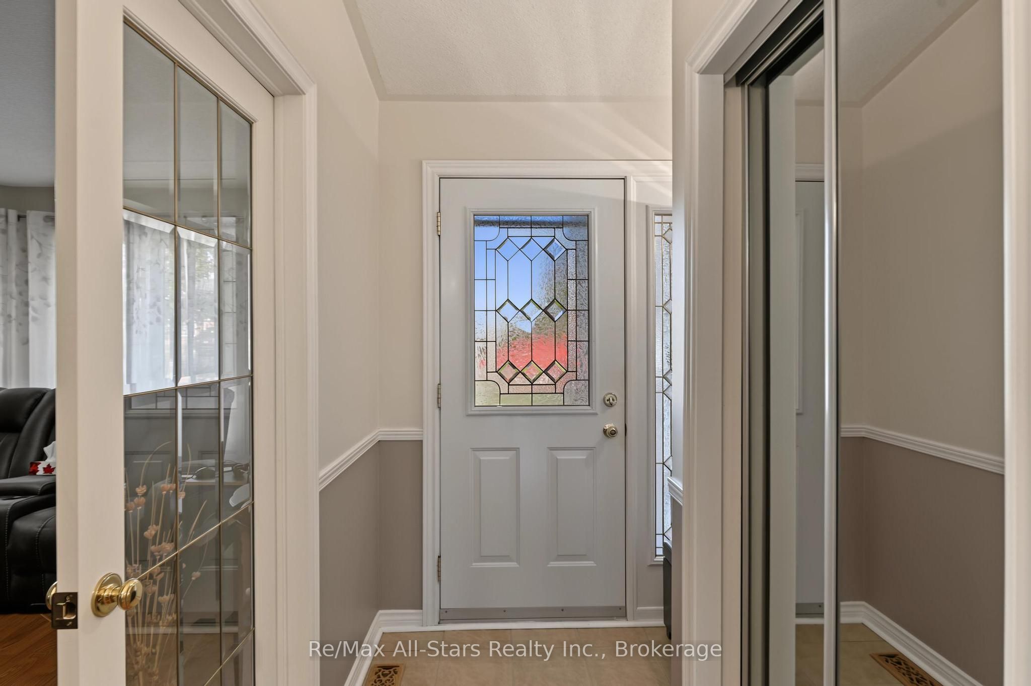 9 Hillview Drive Property Photo 6