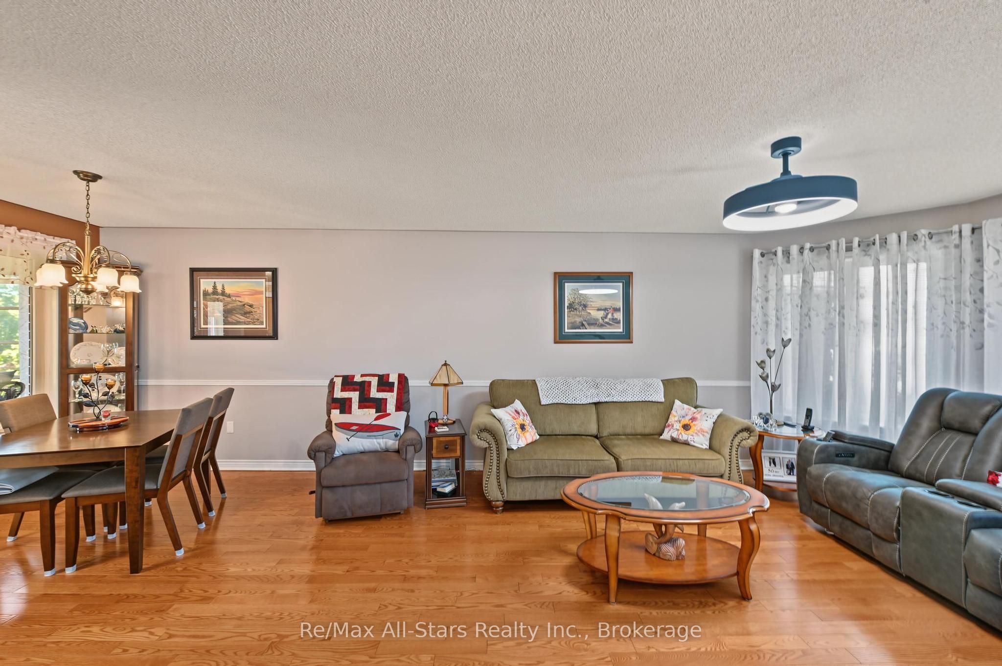 9 Hillview Drive Property Photo 8