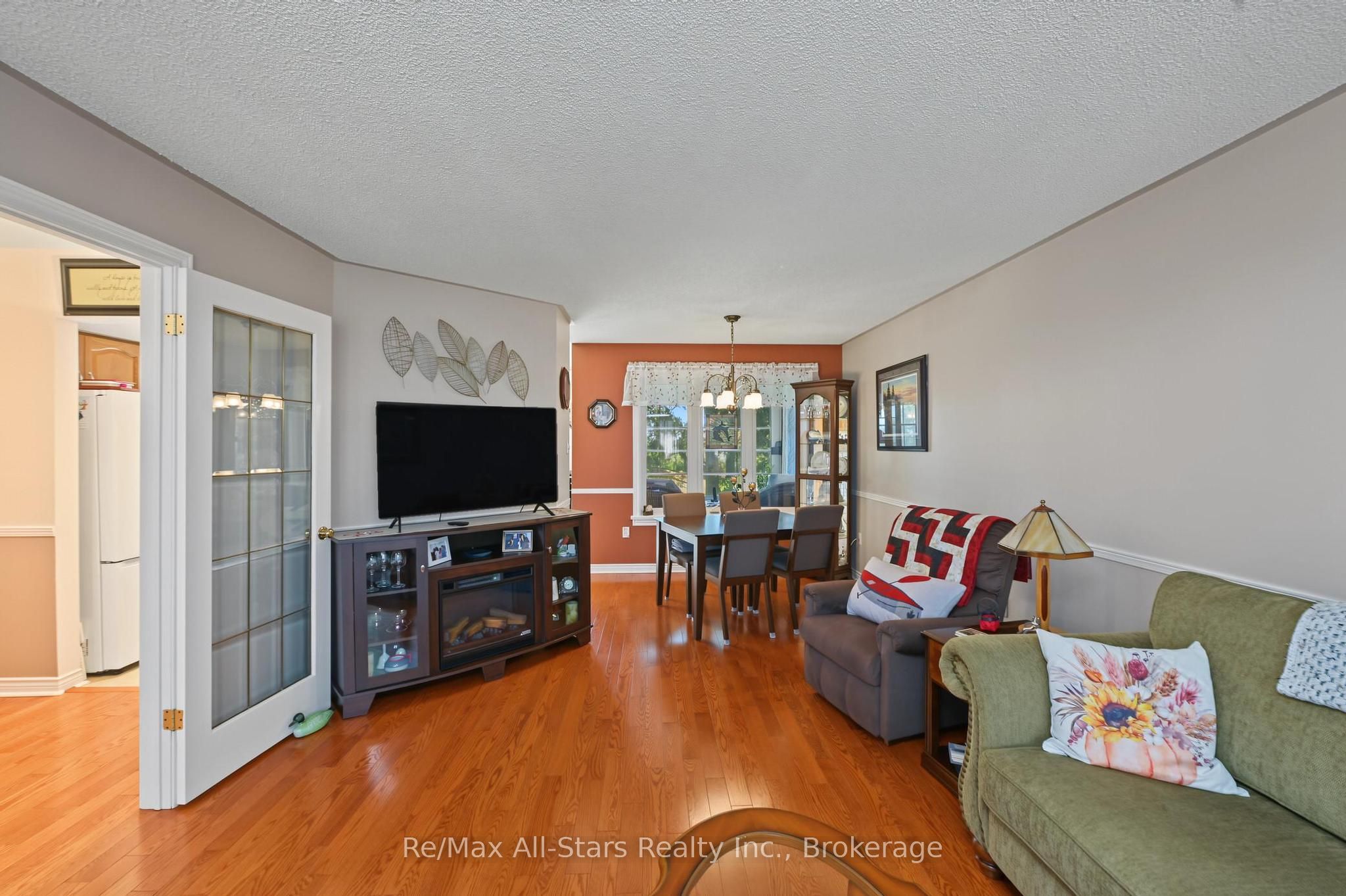 9 Hillview Drive Property Photo 10