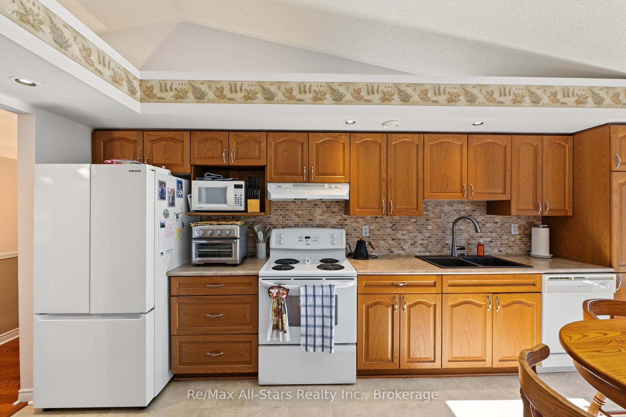 9 Hillview Drive Property Photo 15