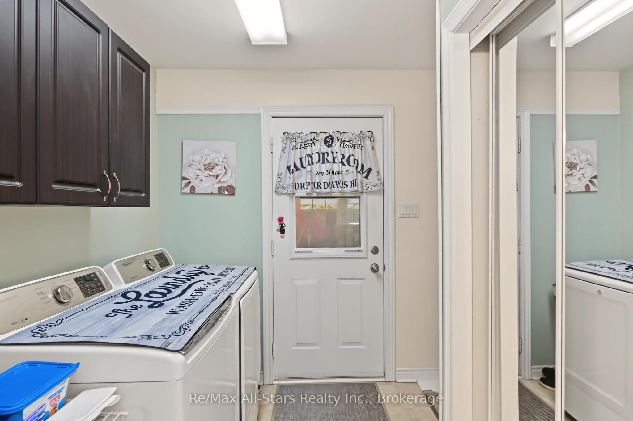 9 Hillview Drive Property Photo 19