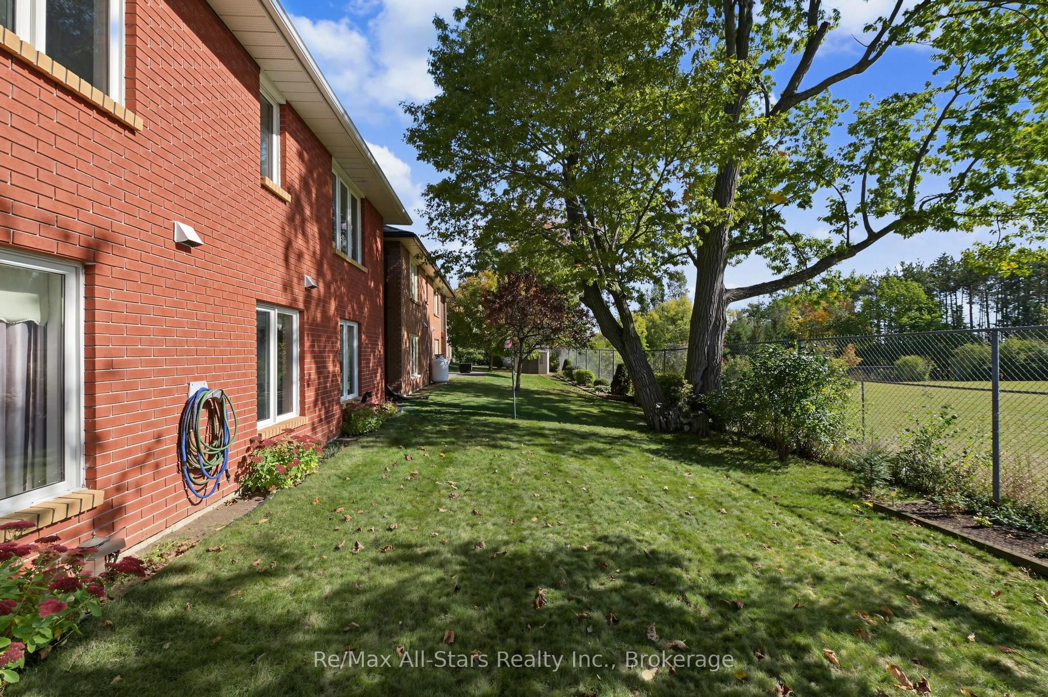 9 Hillview Drive Property Photo 38