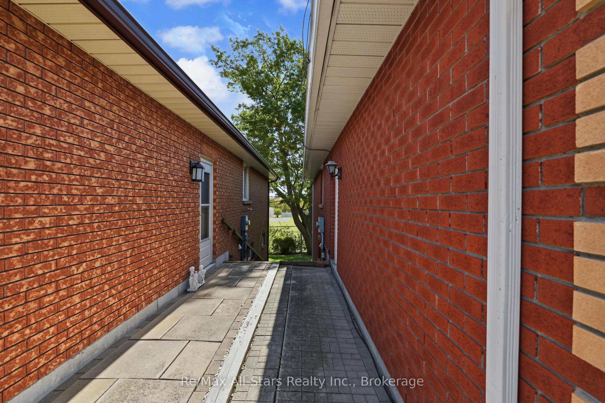 9 Hillview Drive Property Photo 41