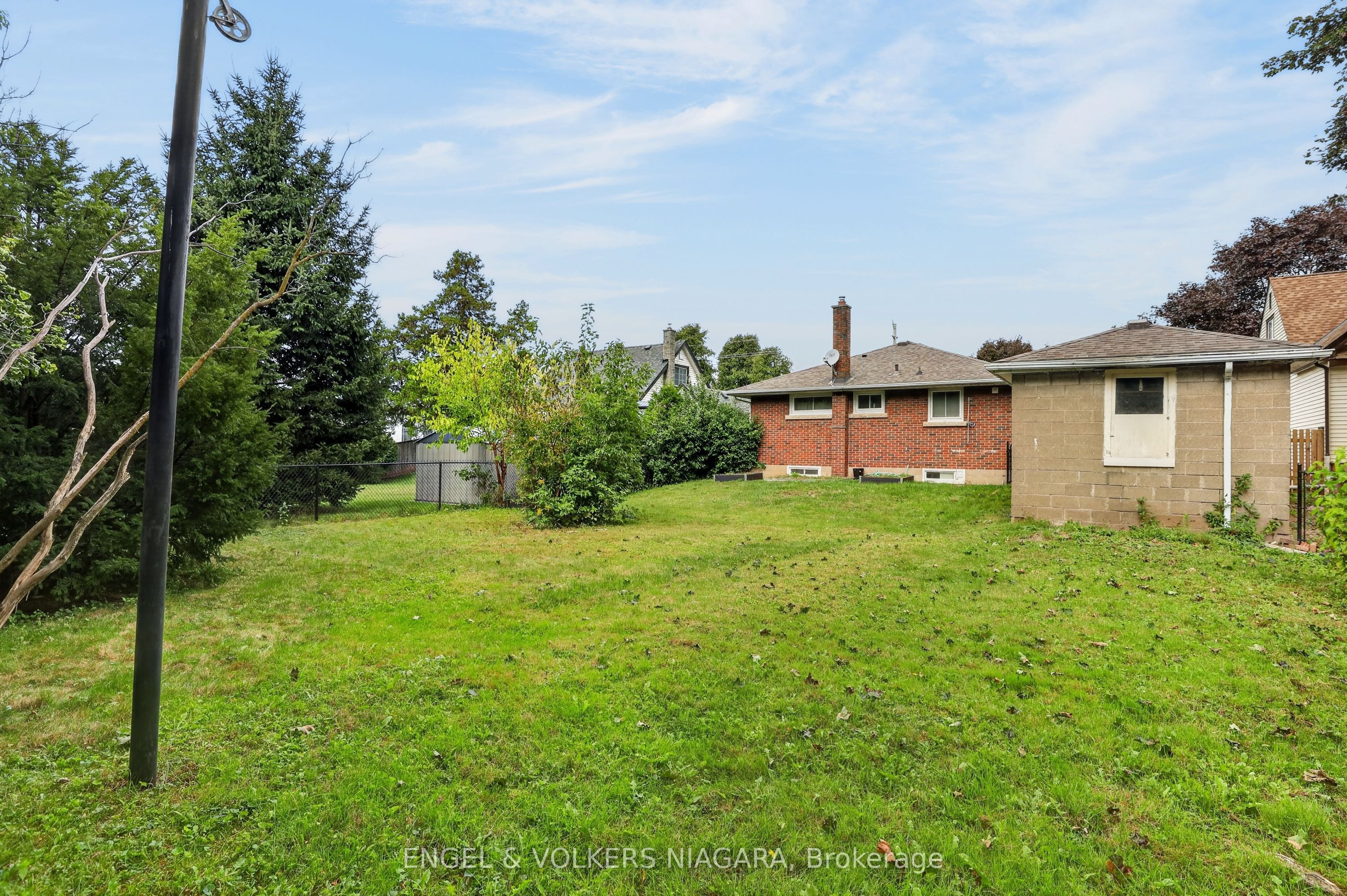 6534 Riall Street Property Photo 3