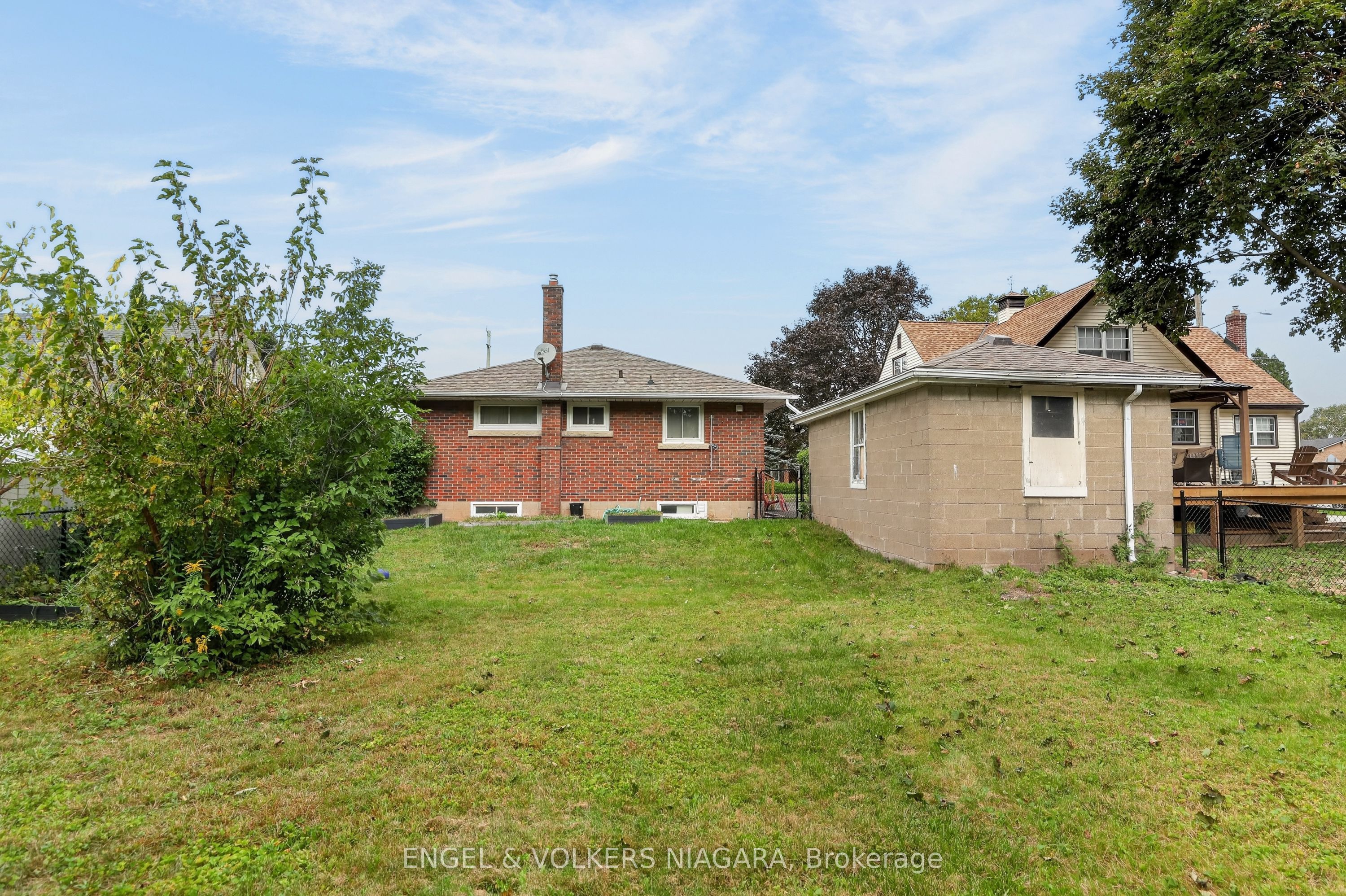 6534 Riall Street Property Photo 4