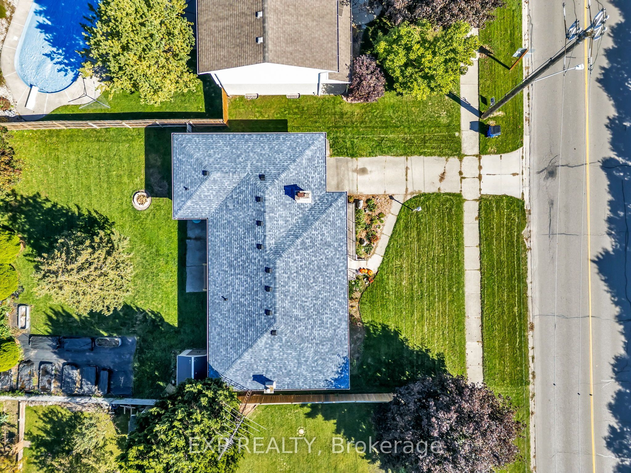 623 King Street W Property Photo 2