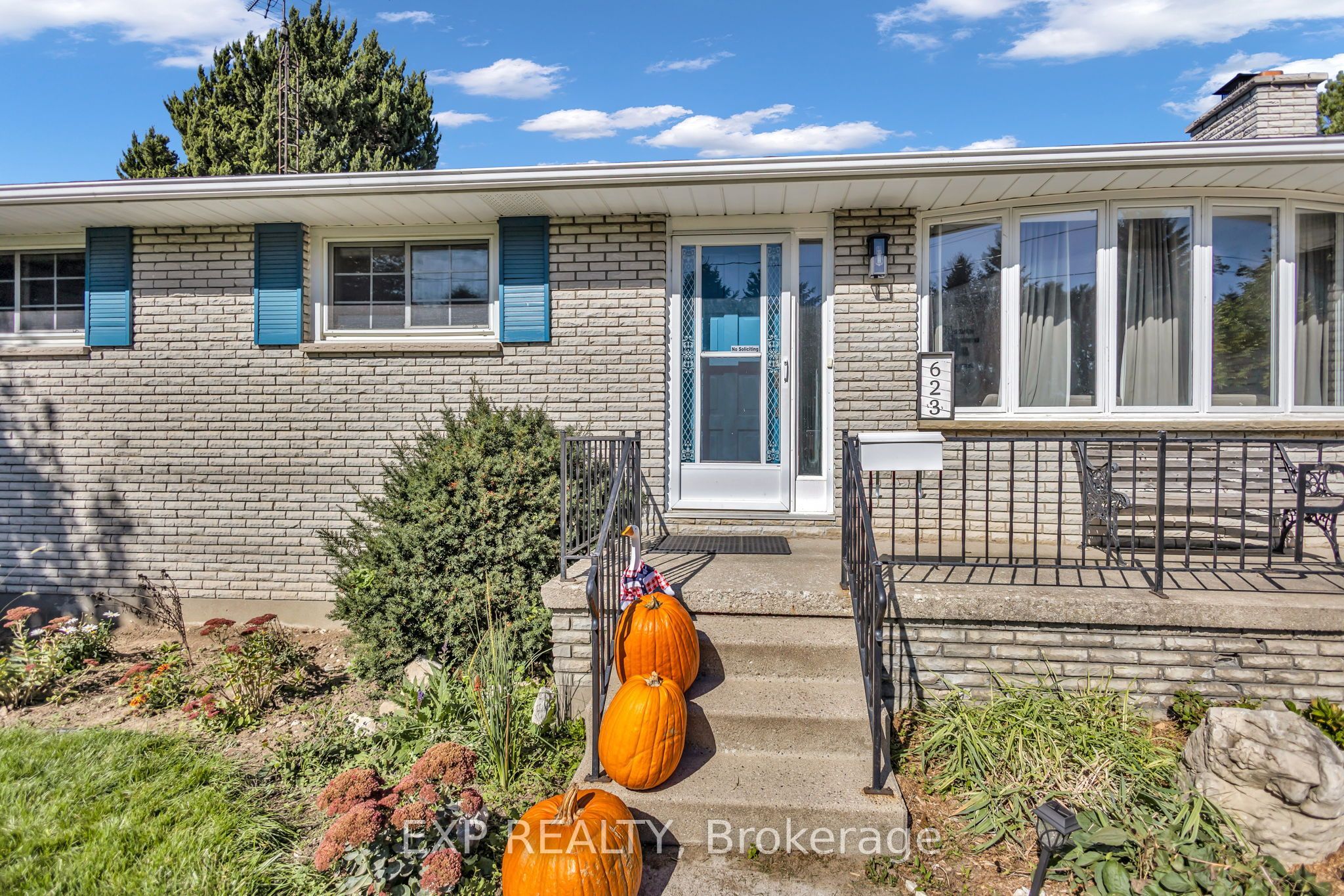 623 King Street W Property Photo 4