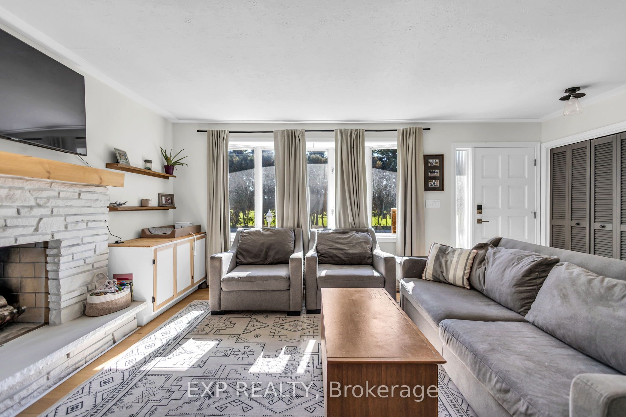 623 King Street W Property Photo 5