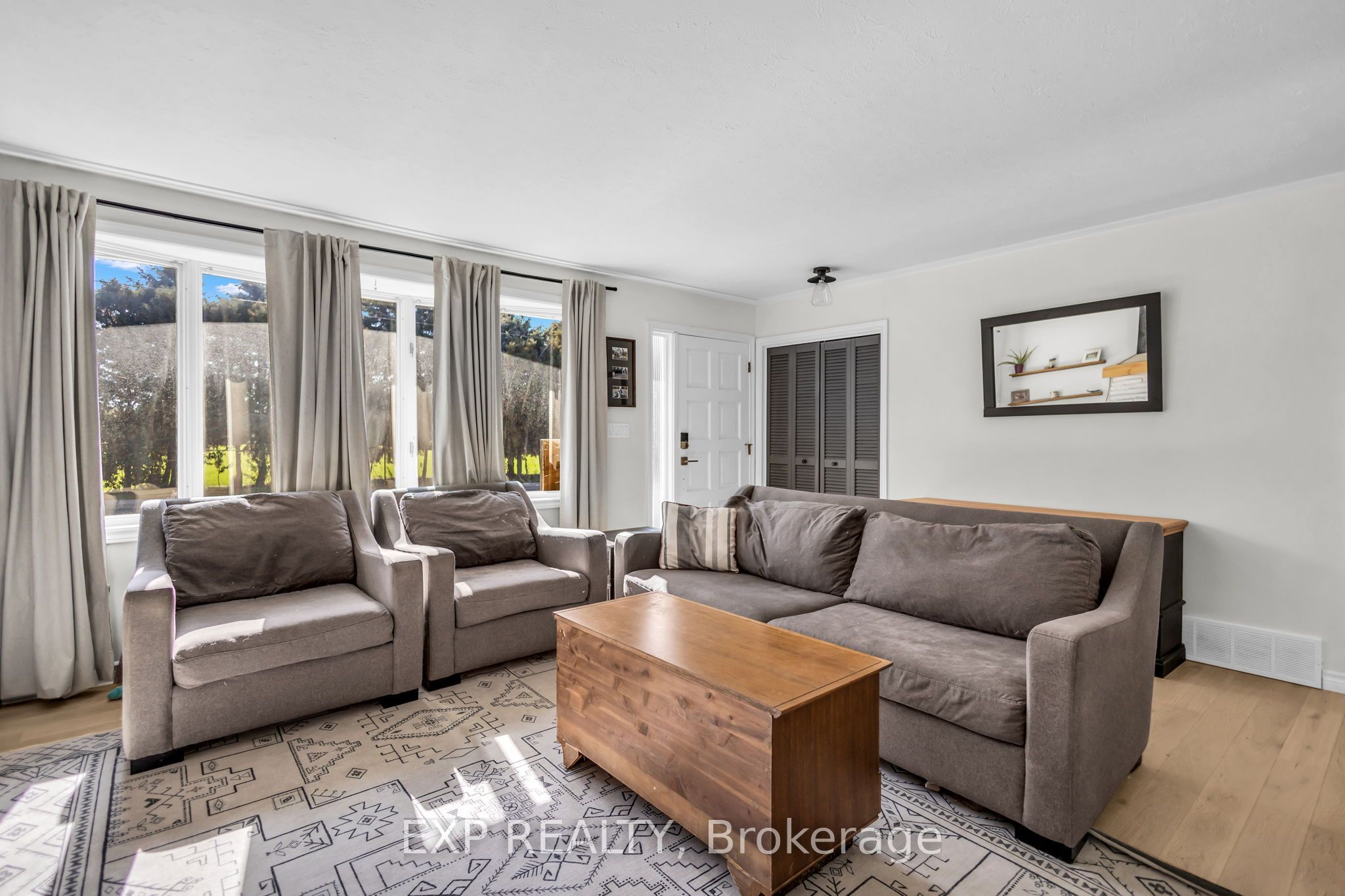623 King Street W Property Photo 6
