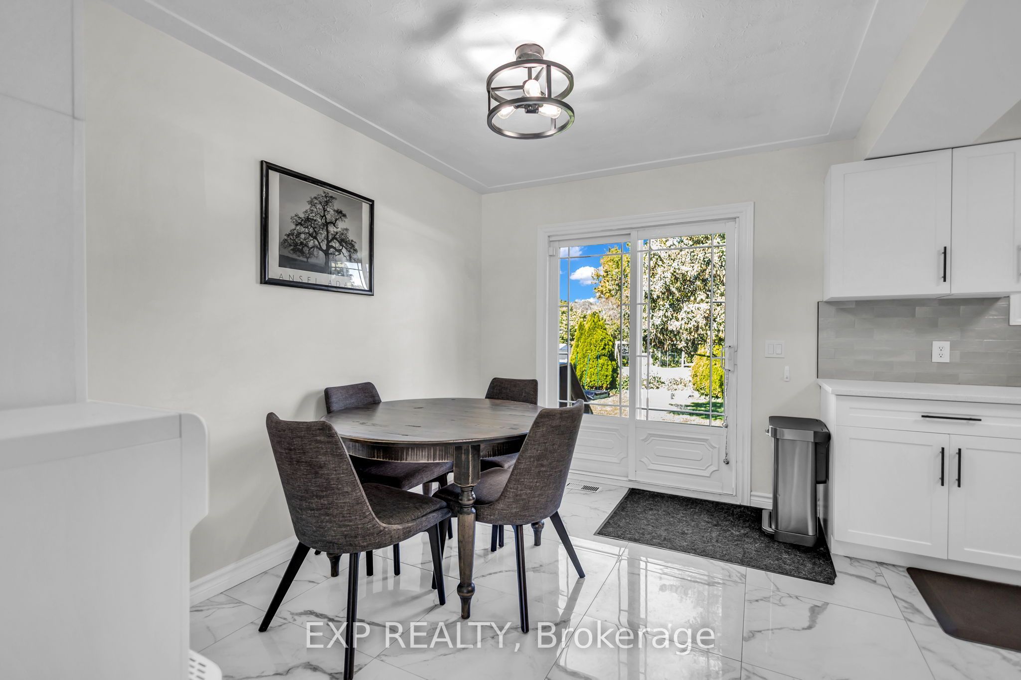 623 King Street W Property Photo 13
