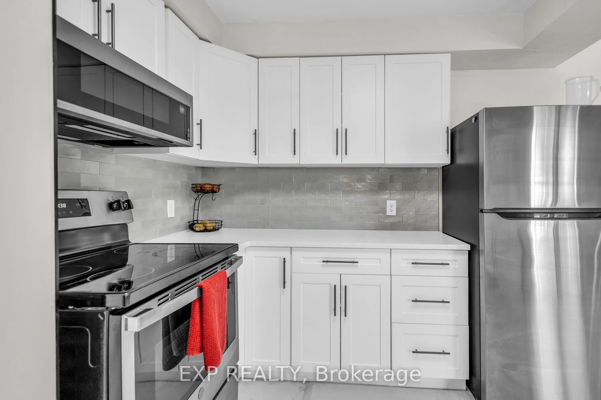 623 King Street W Property Photo 17