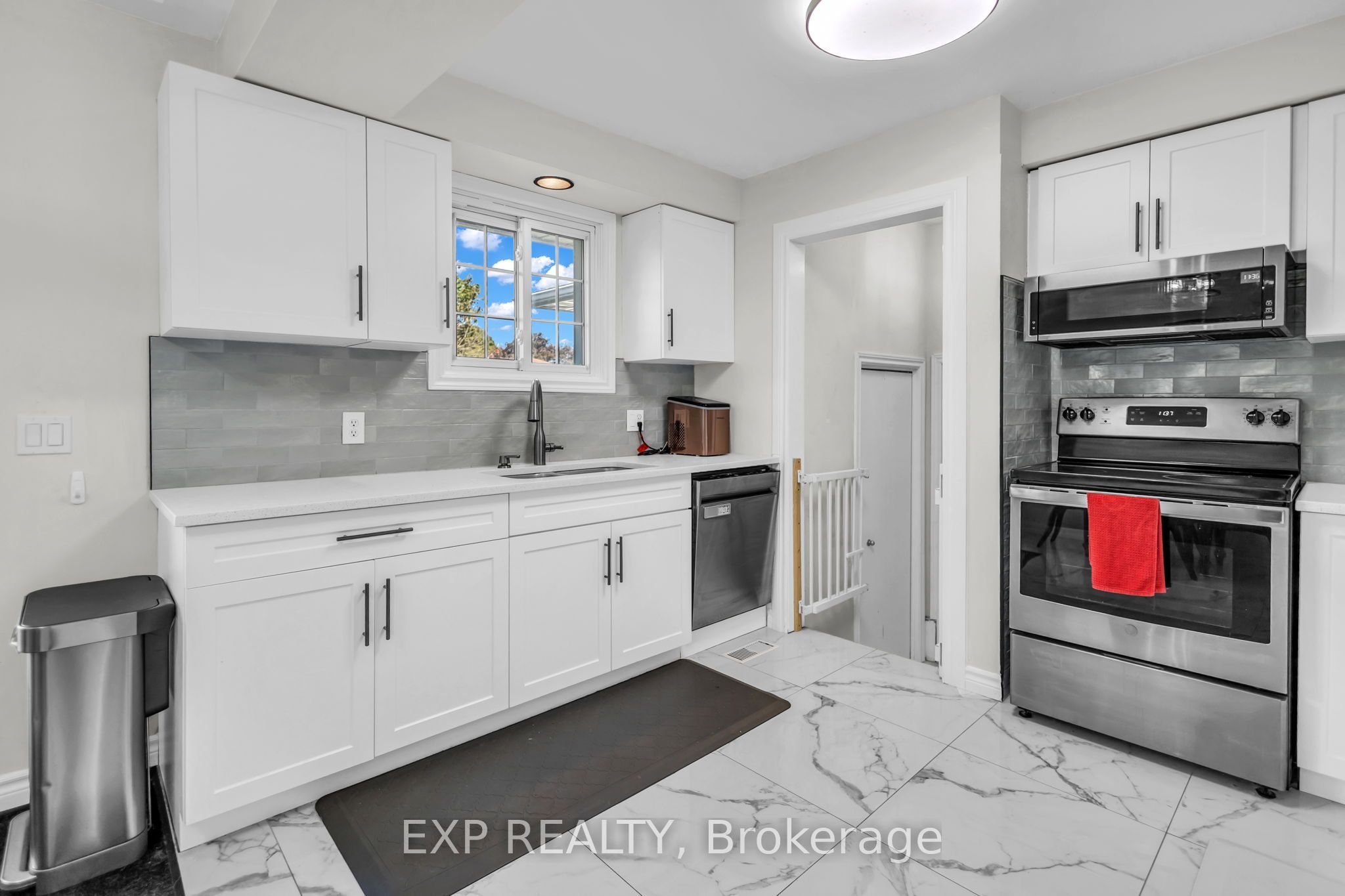 623 King Street W Property Photo 18