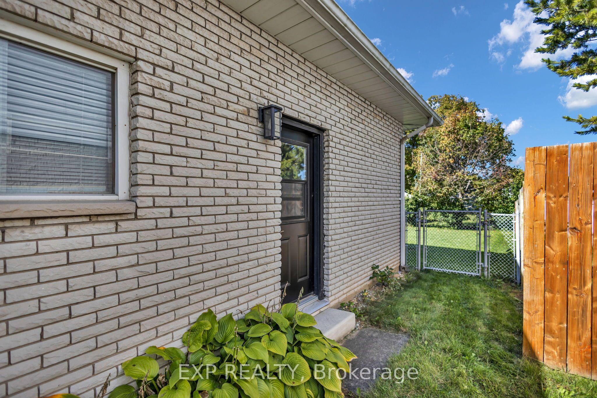 623 King Street W Property Photo 47