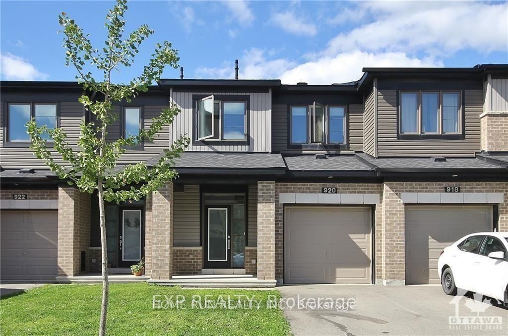 920 KILBIRNIE Drive Property Photo 1