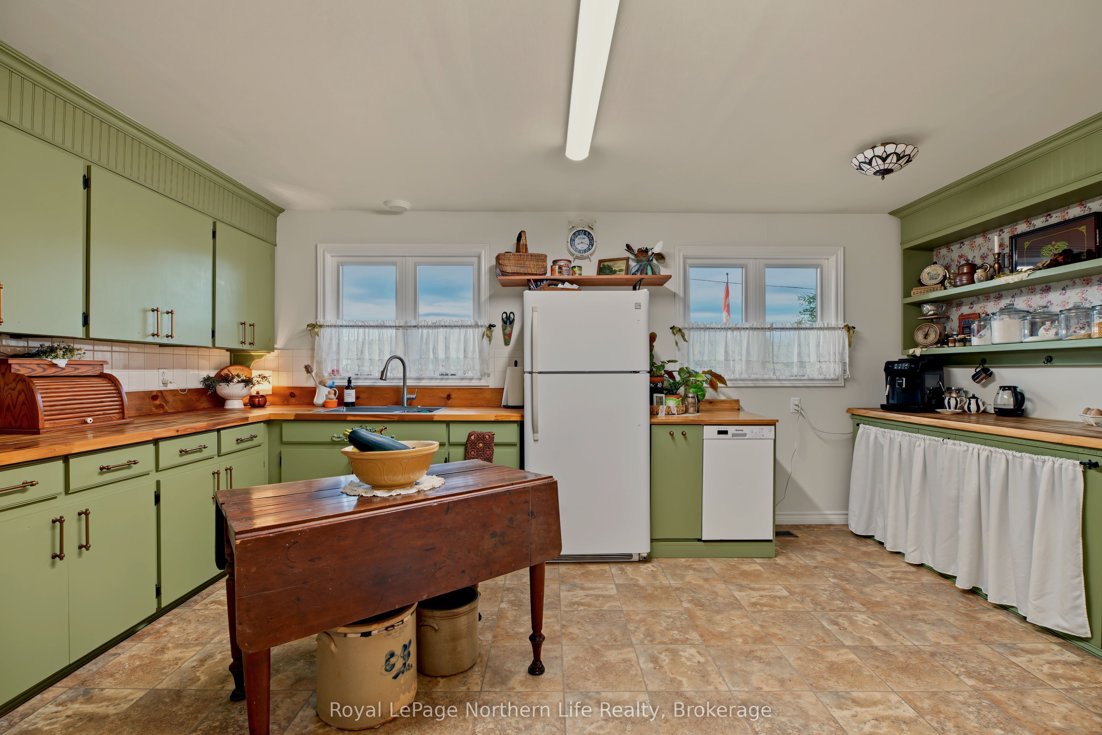 57 Homestead Road Property Photo 5