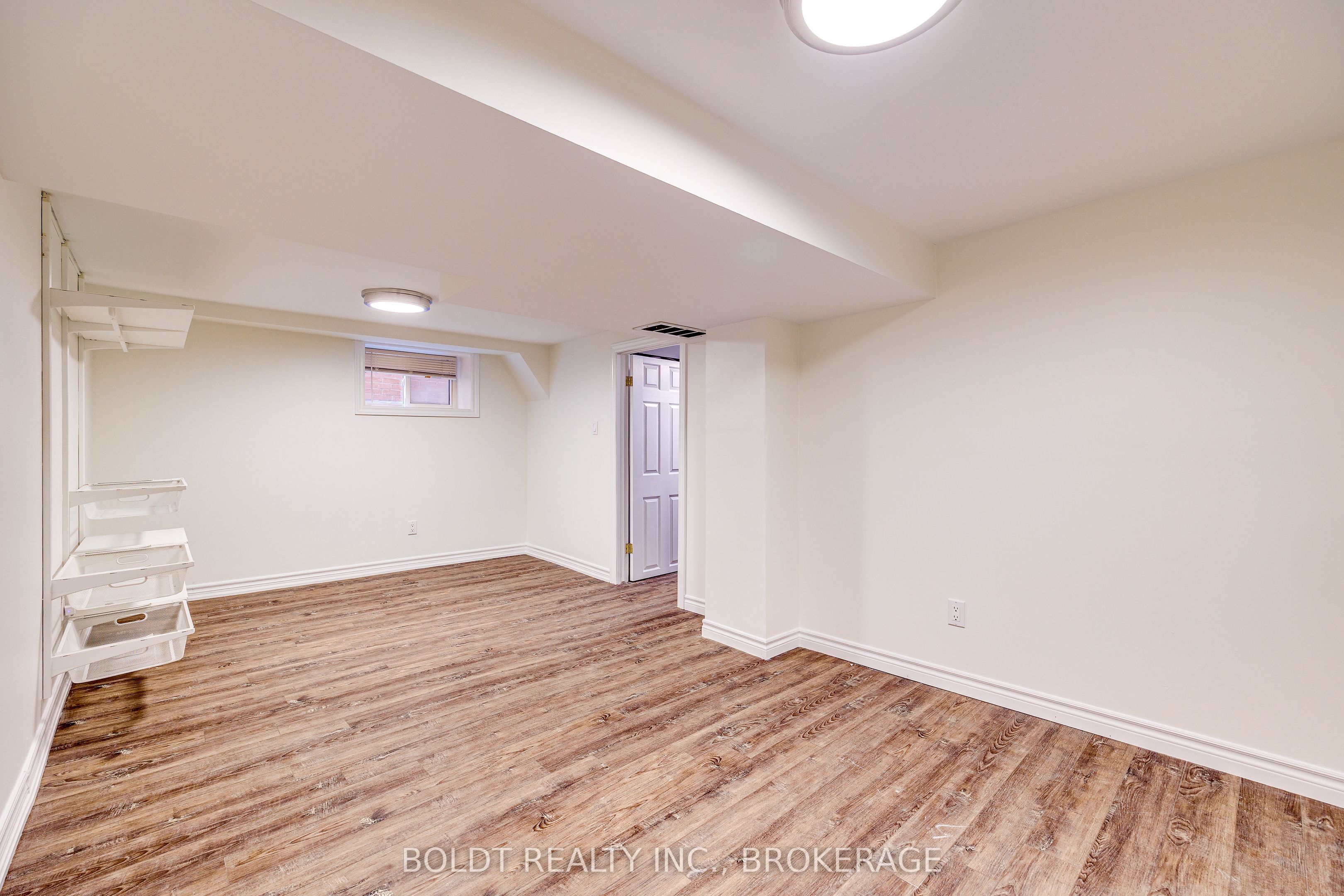 209 Rosslyn Avenue S Property Photo 17