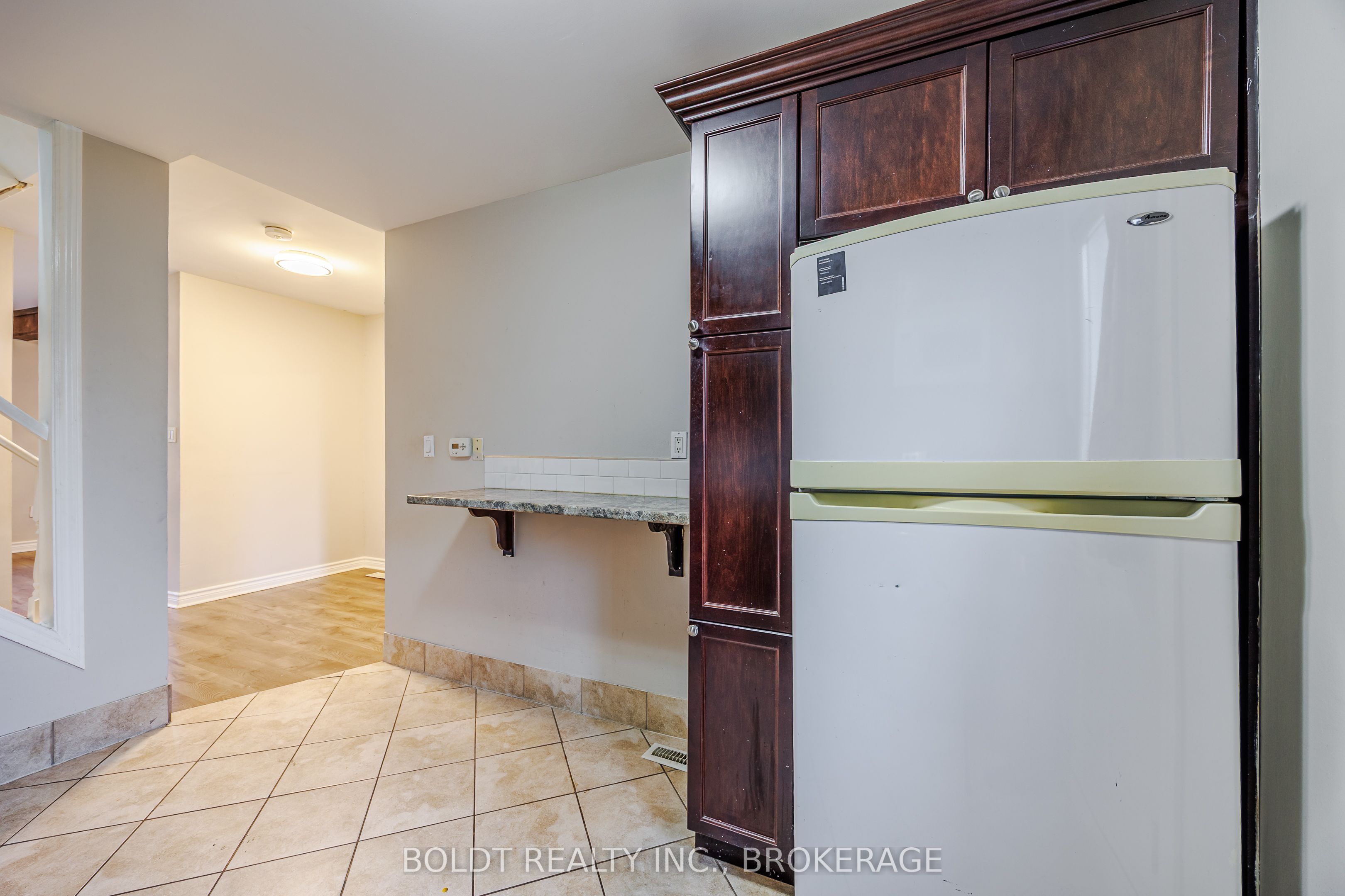 209 Rosslyn Avenue S Property Photo 20