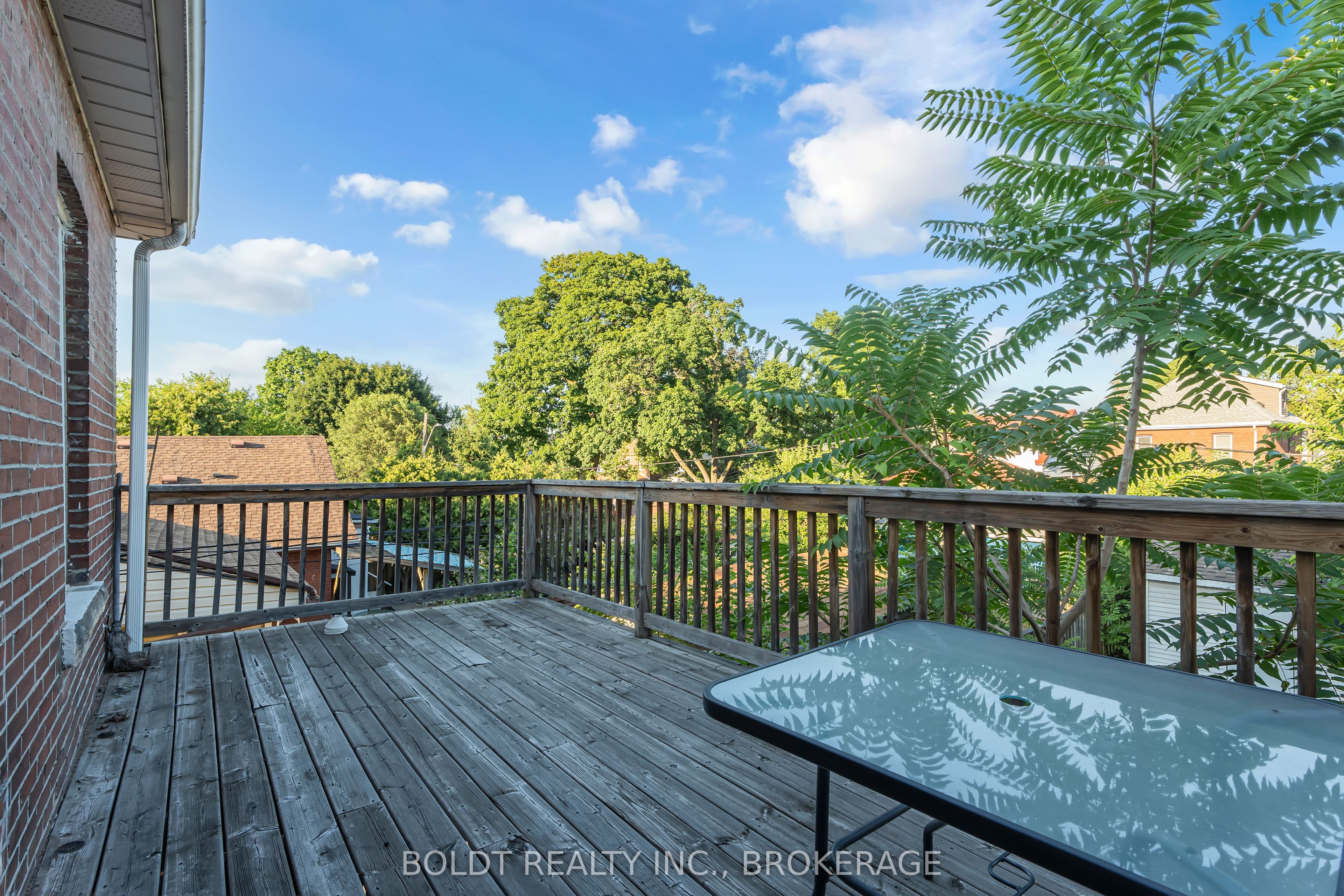 209 Rosslyn Avenue S Property Photo 34