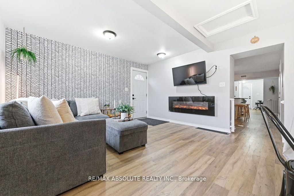 132 Edward Street S Property Photo 6