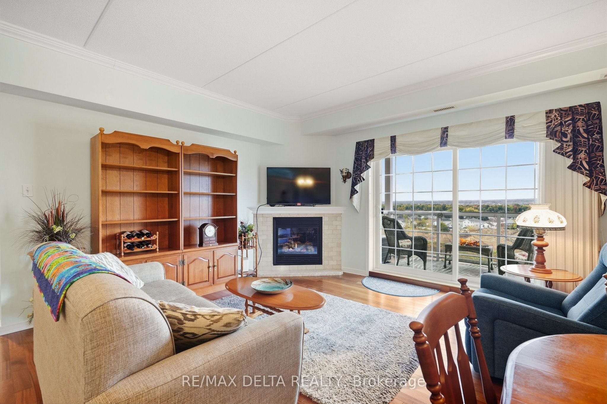 2360 Albert Street 303 Property Photo 16