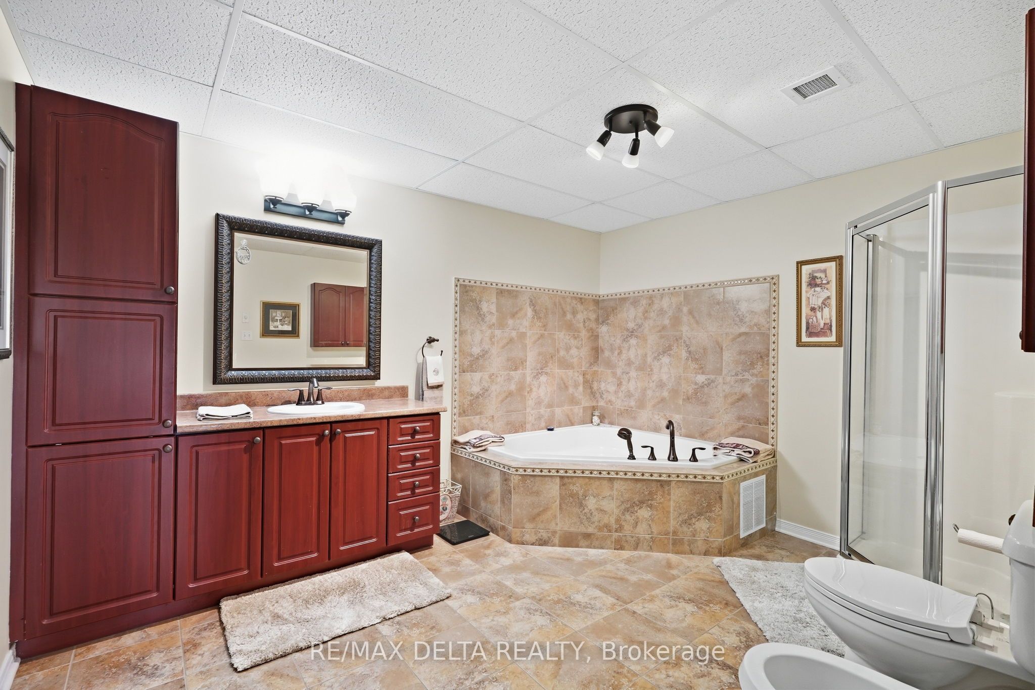 2360 Albert Street 303 Property Photo 21