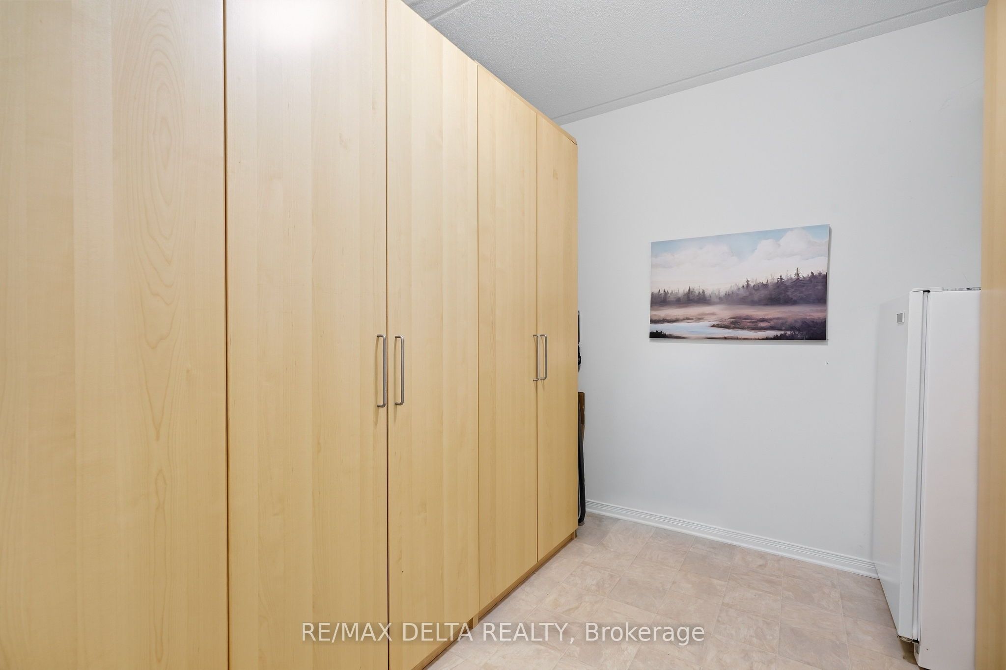 2360 Albert Street 303 Property Photo 27