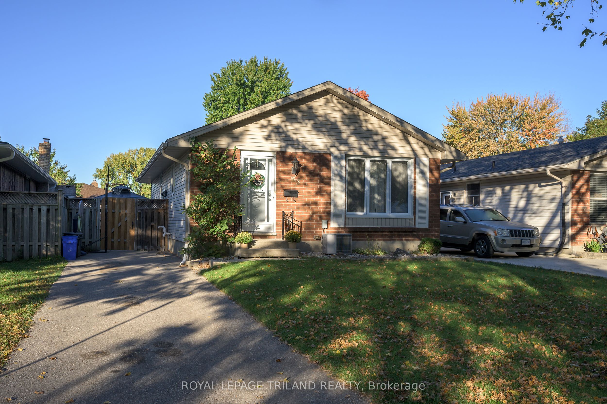 53 Stroud Crescent Property Photo 2