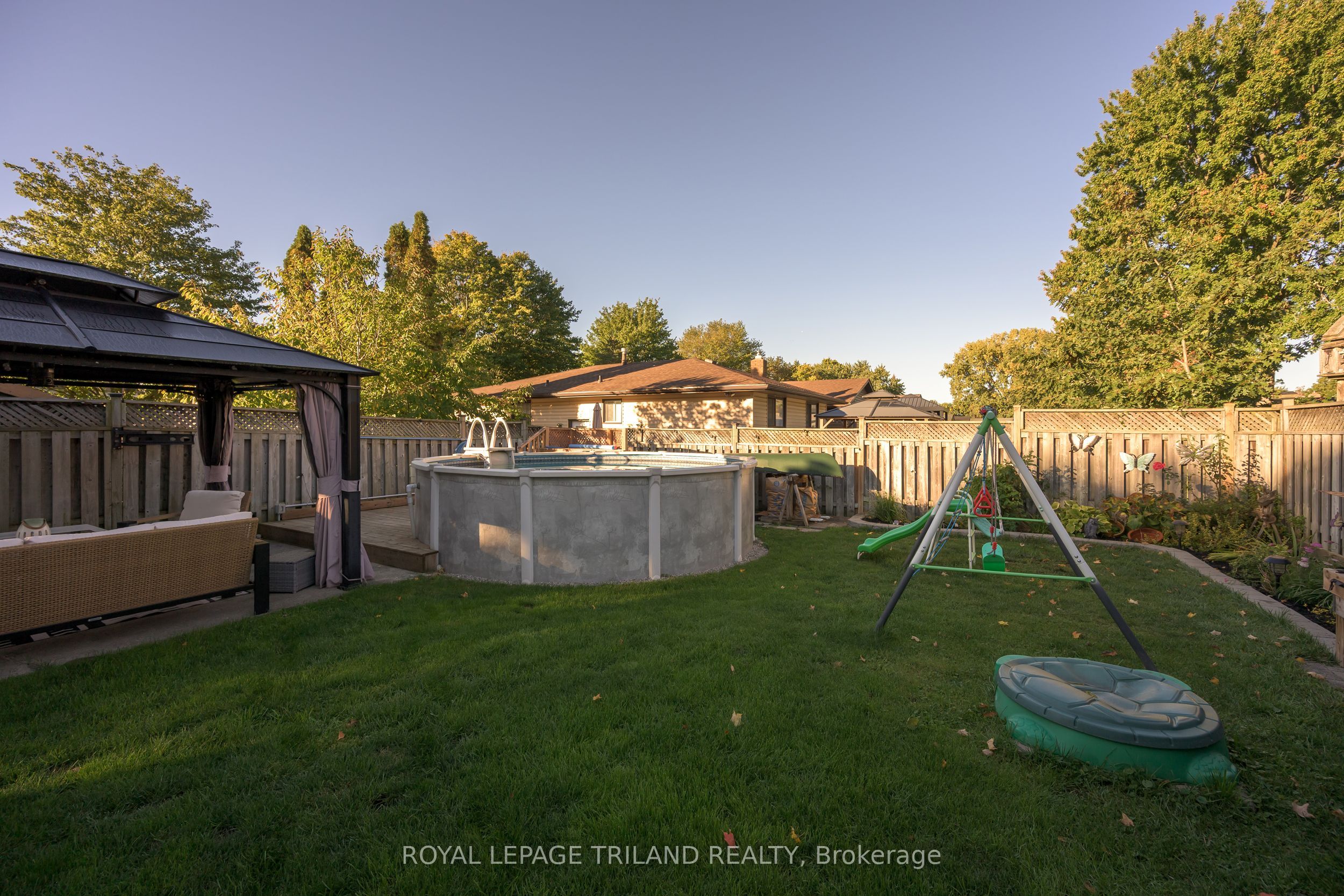 53 Stroud Crescent Property Photo 4