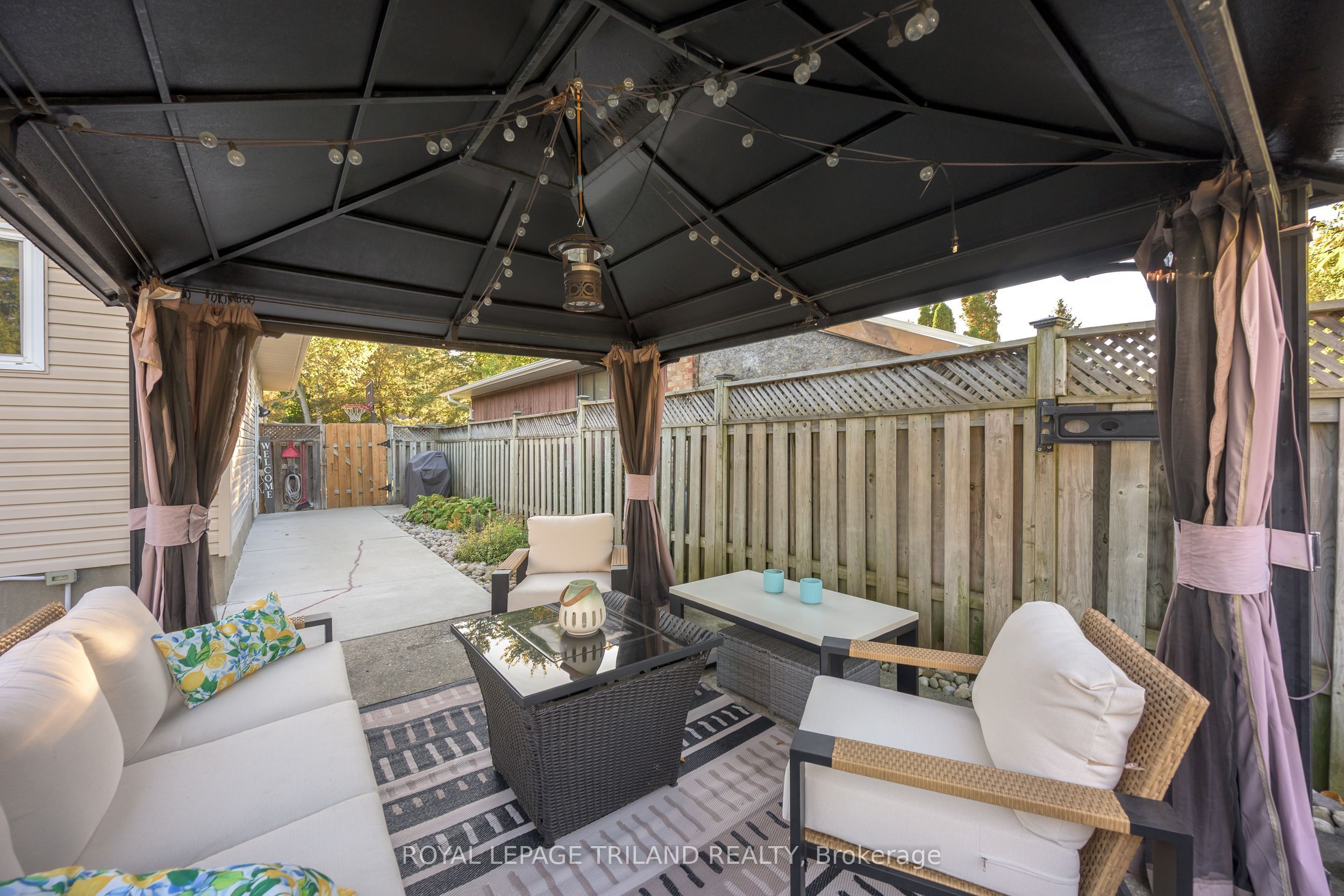 53 Stroud Crescent Property Photo 8