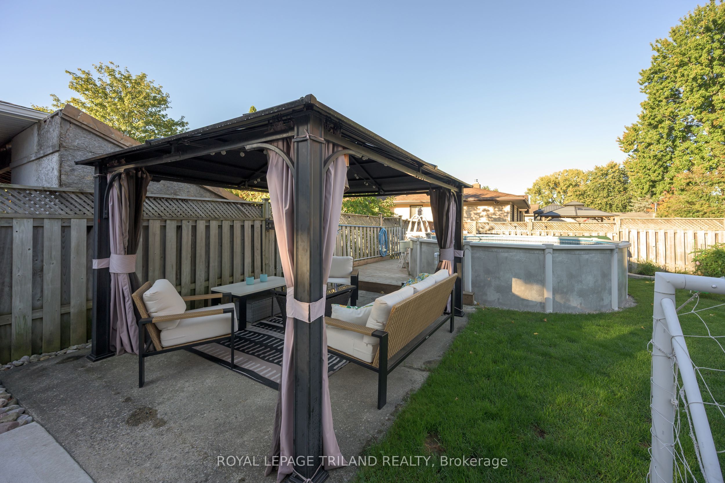 53 Stroud Crescent Property Photo 11