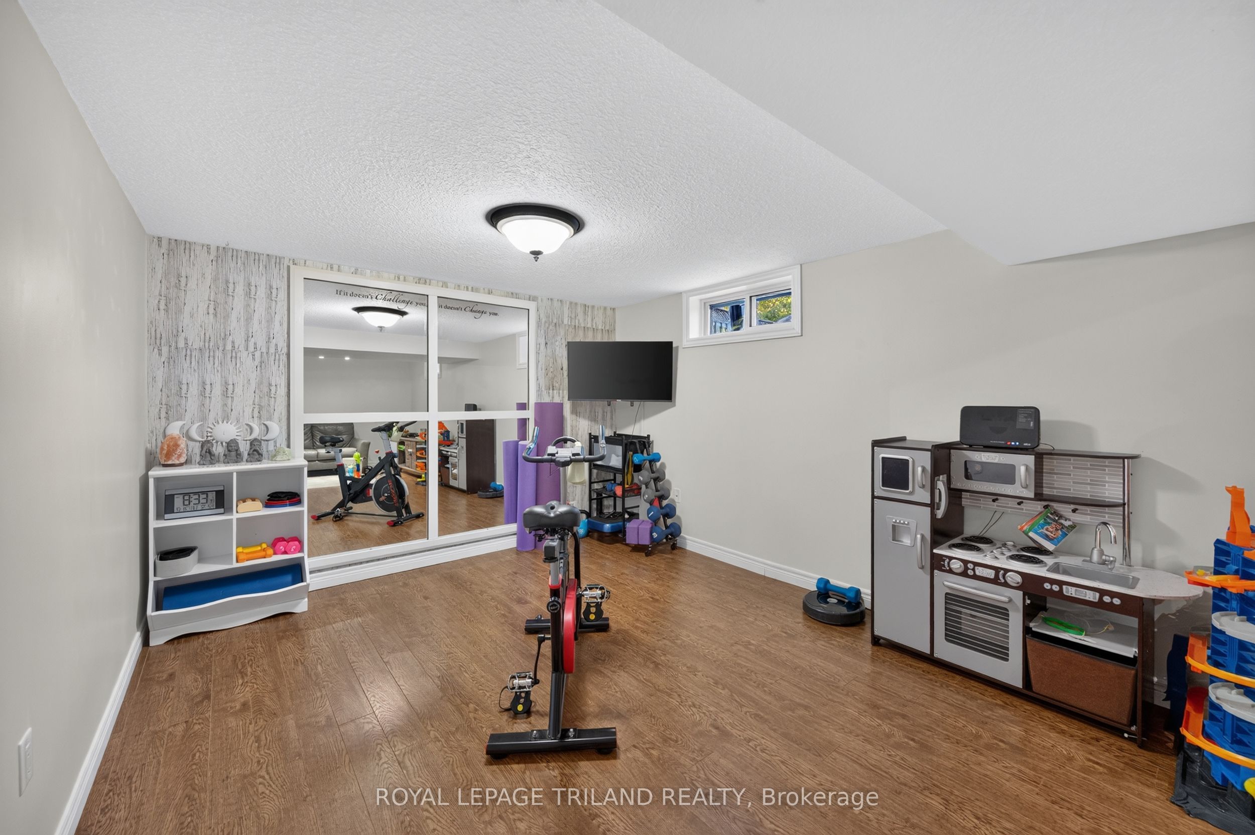 53 Stroud Crescent Property Photo 32
