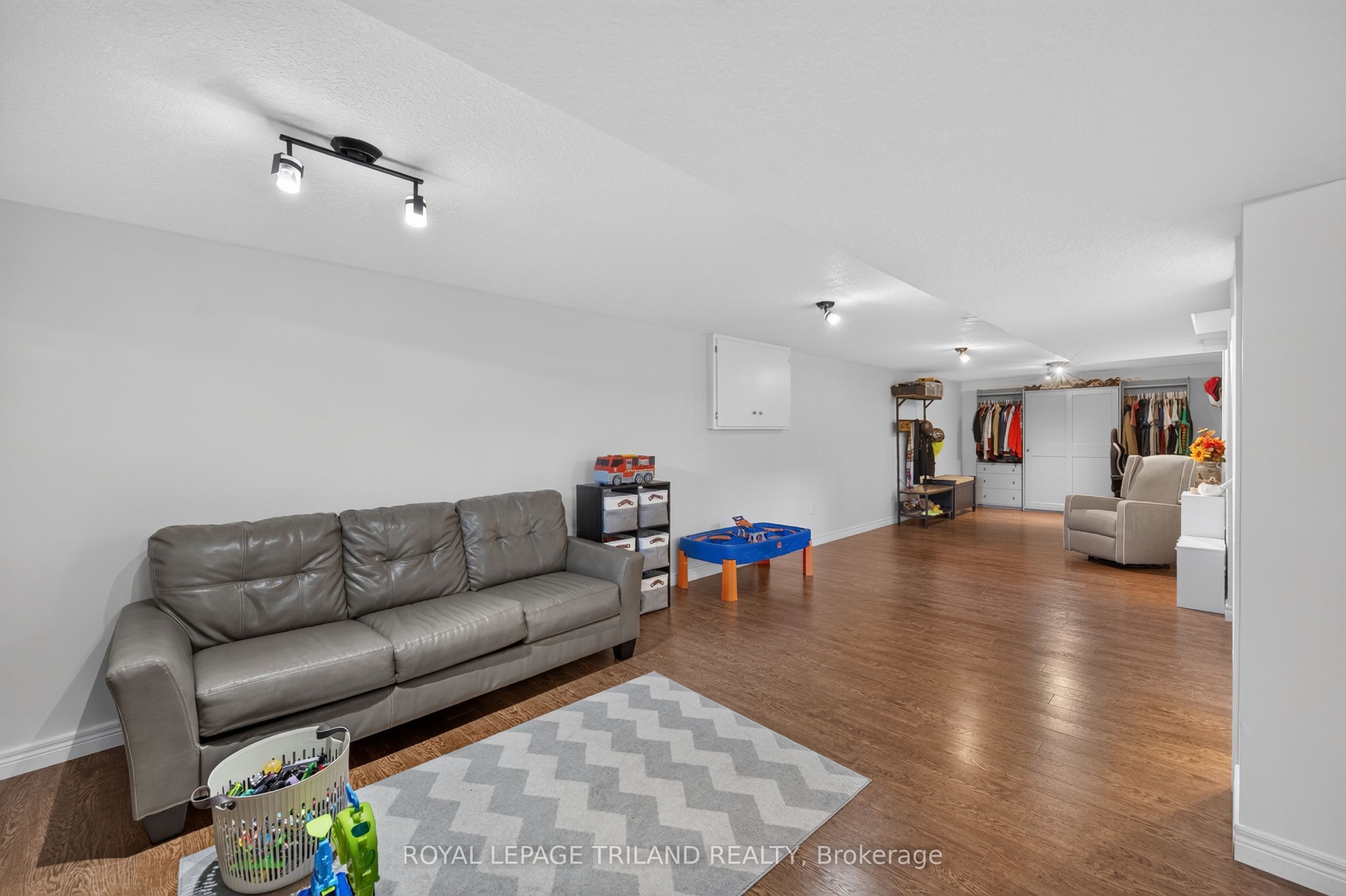 53 Stroud Crescent Property Photo 33