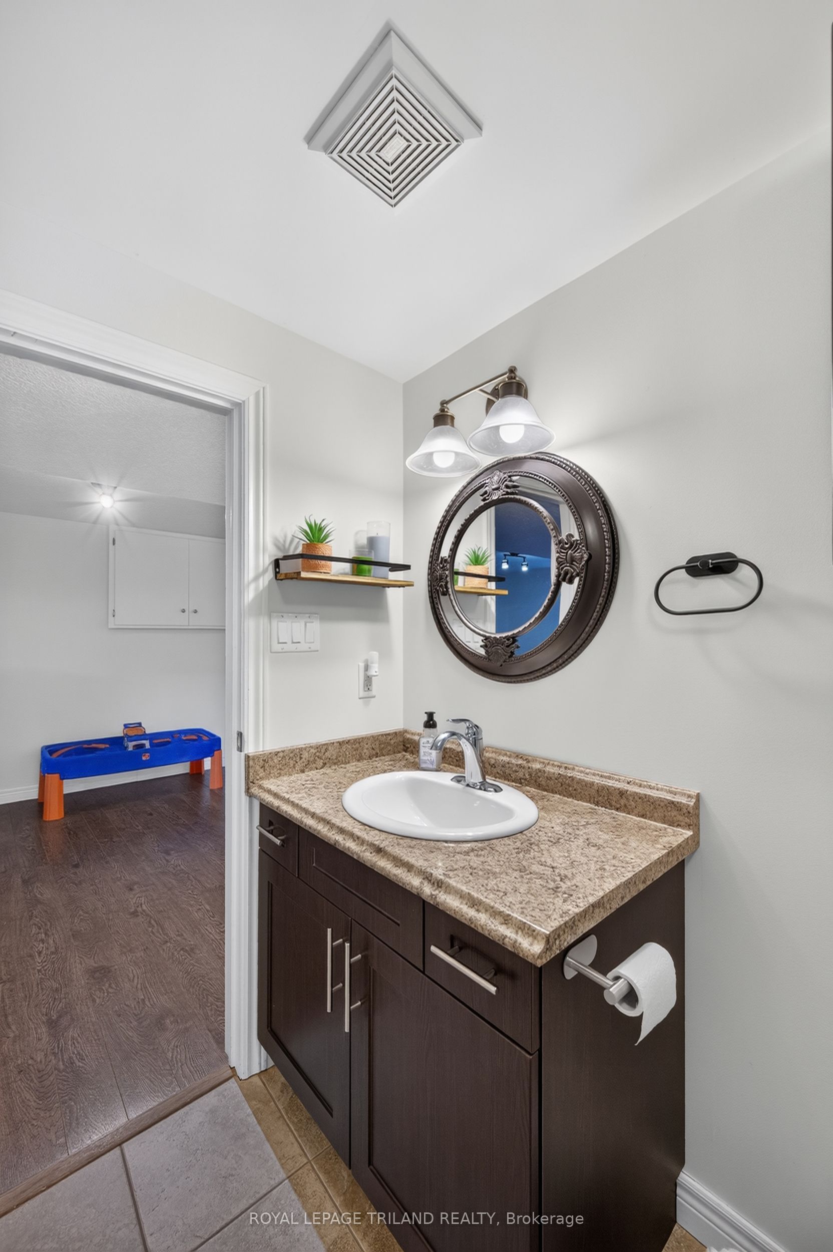 53 Stroud Crescent Property Photo 36