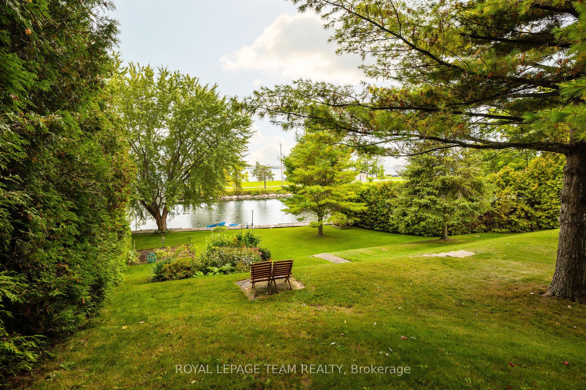 2027 Dundas Street Property Photo 43