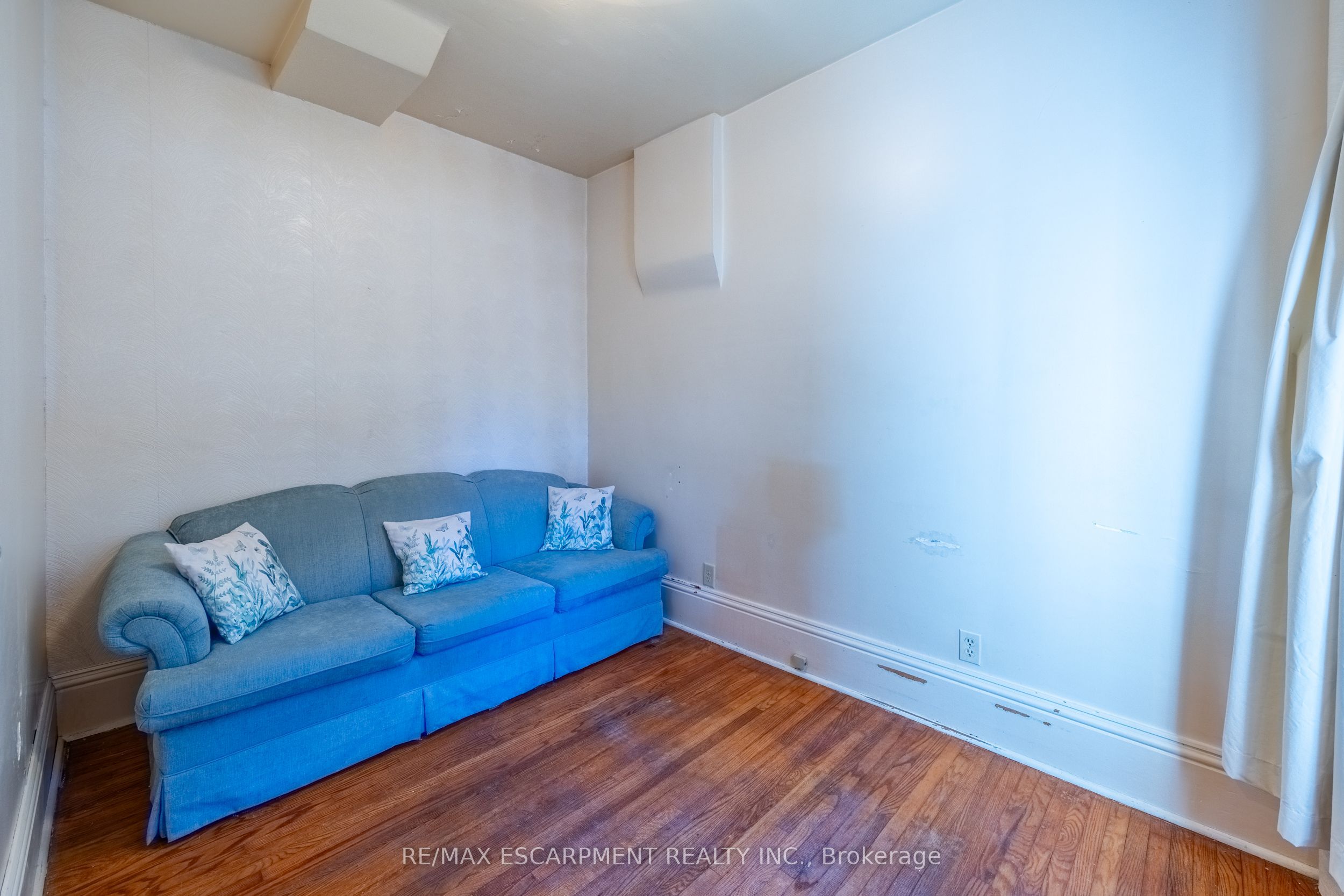 33 Palmerston Avenue Property Photo 8