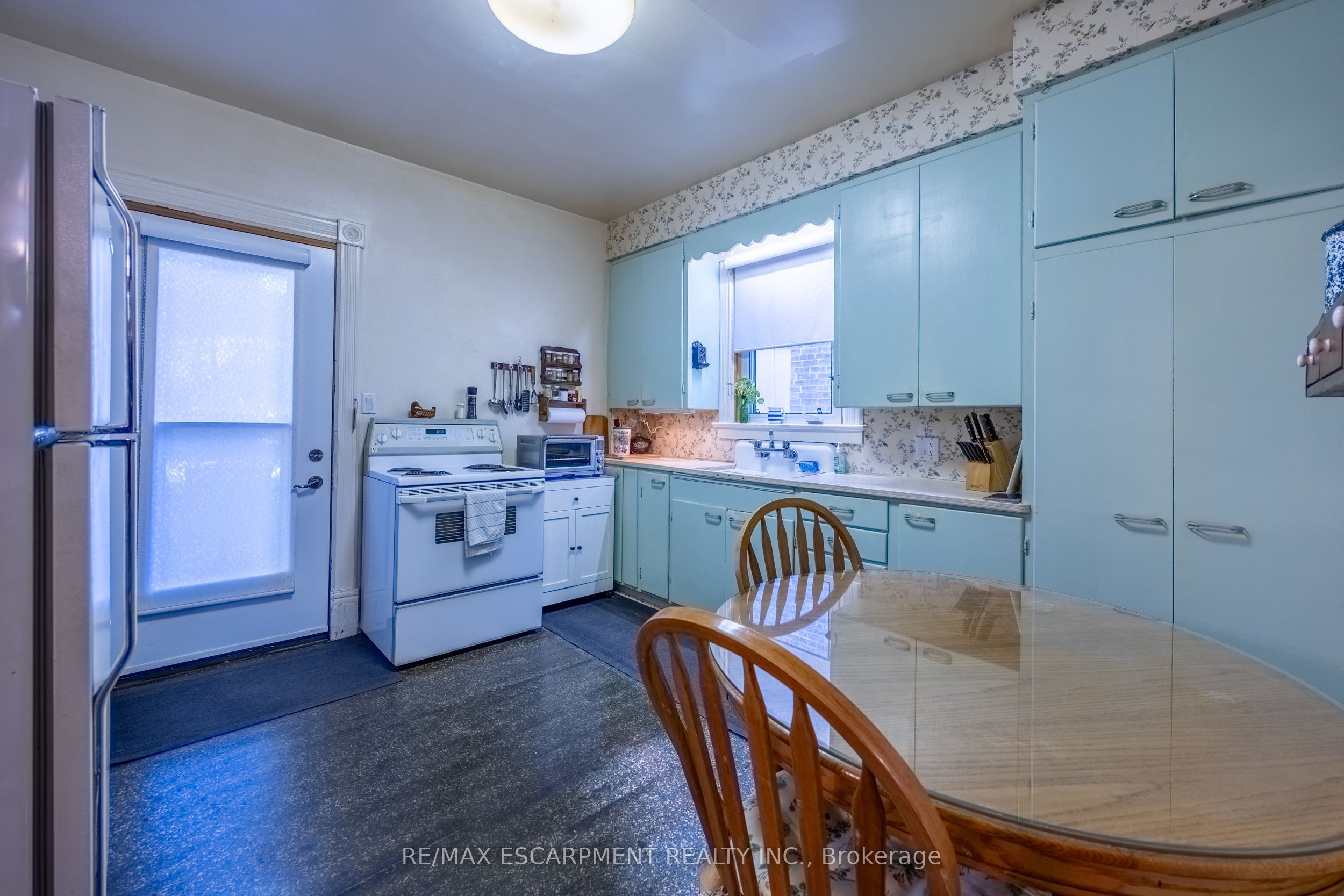 33 Palmerston Avenue Property Photo 14