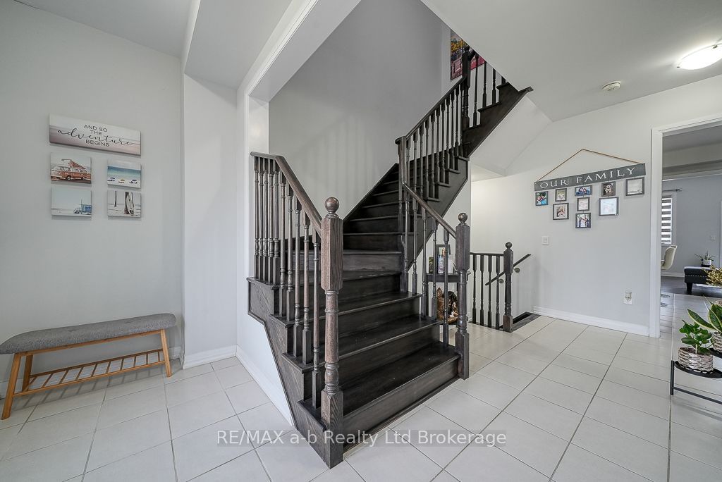 1137 Edinburgh Drive Property Photo 4