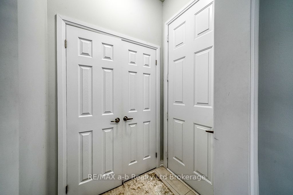 1137 Edinburgh Drive Property Photo 6