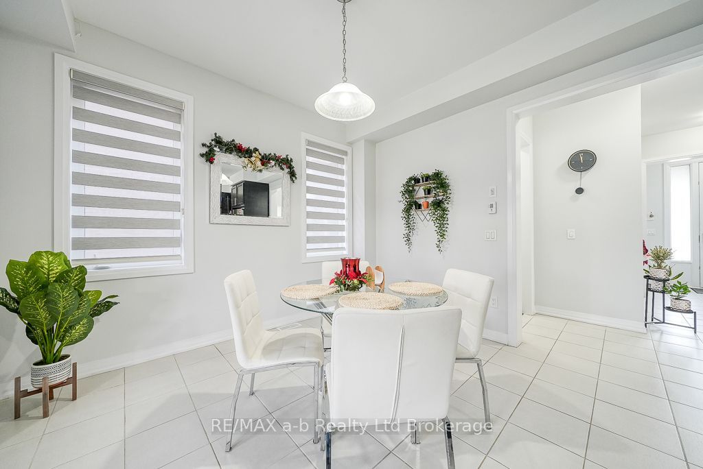 1137 Edinburgh Drive Property Photo 8