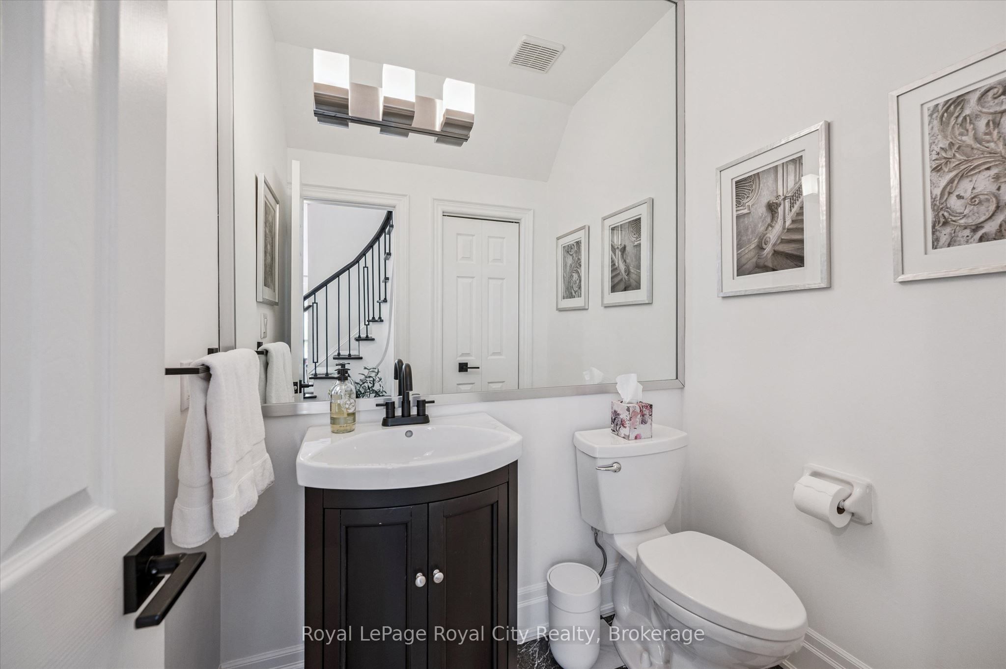 25 Manor Park Crescent 11 Property Photo 14