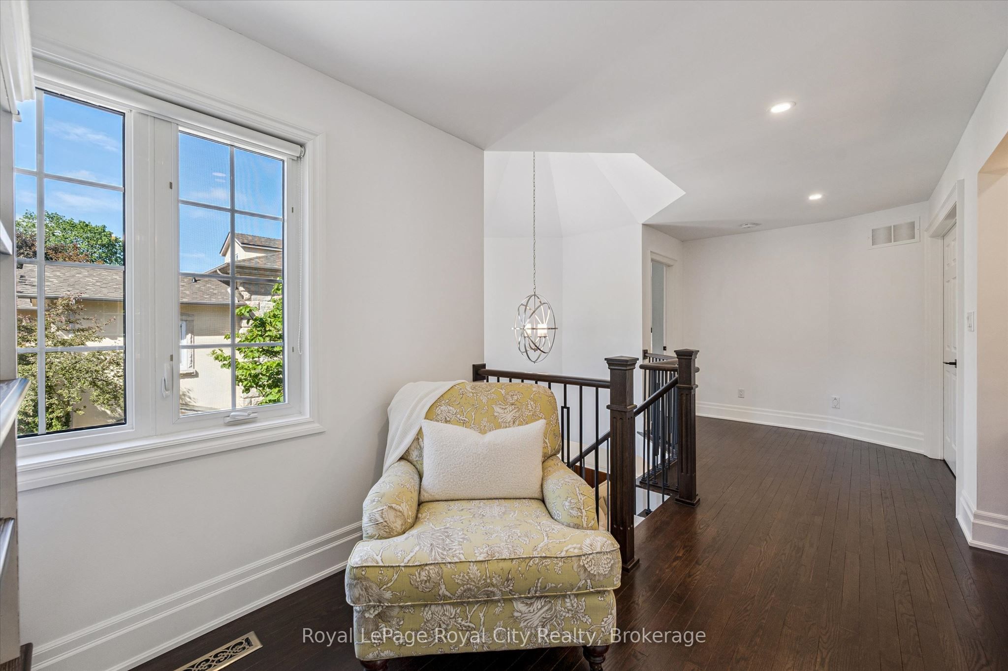 25 Manor Park Crescent 11 Property Photo 18